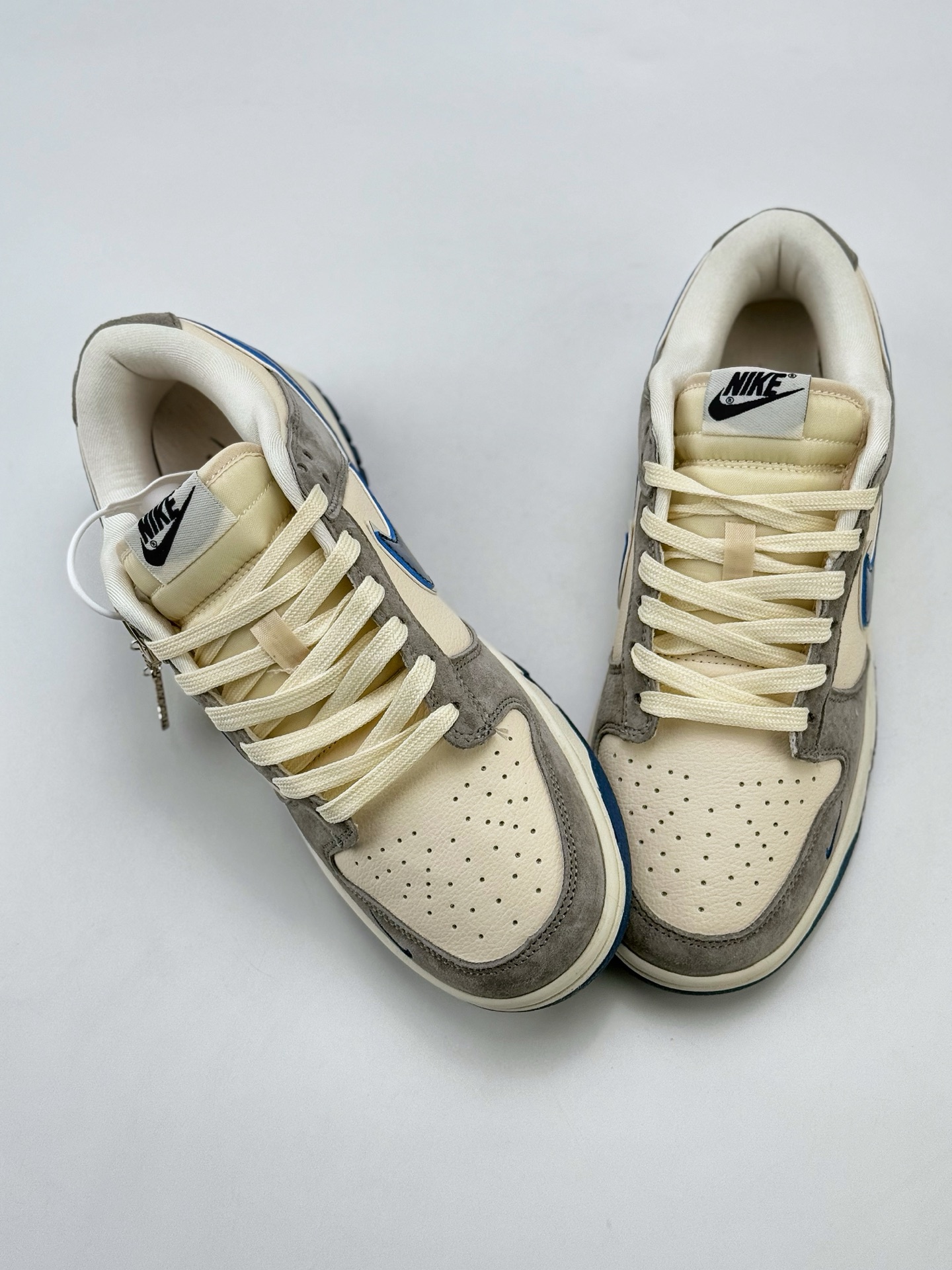 Nike SB Dunk Low x Vlone 白灰蓝小钩  KK1688-089