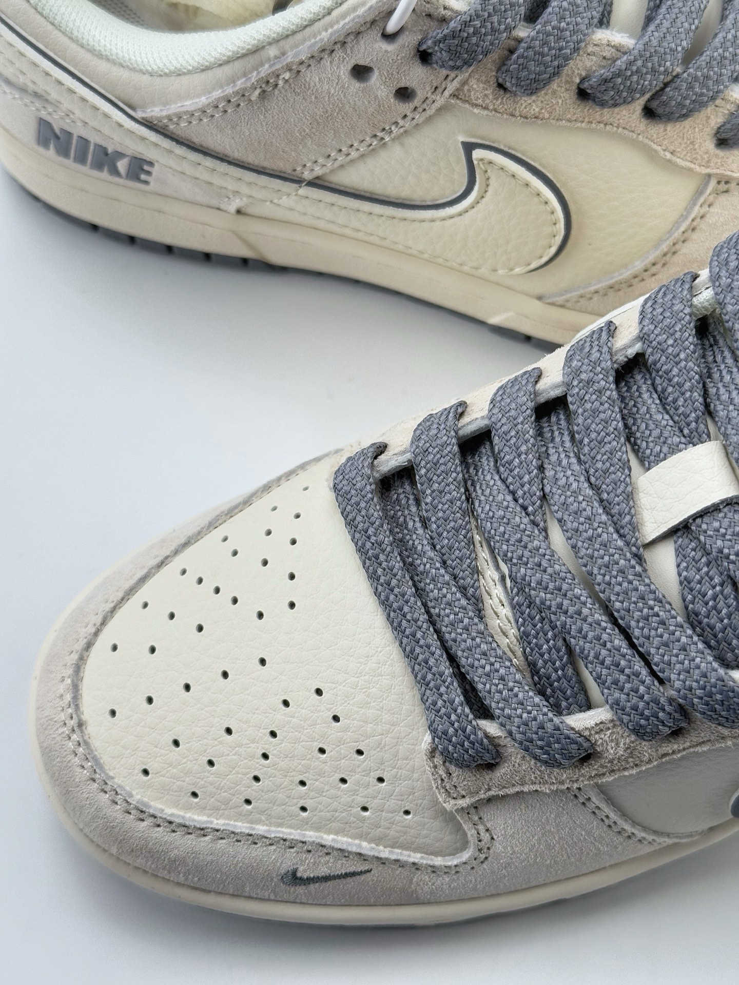 Nike SB Dunk Low 白灰小钩满天星 BB7518-022