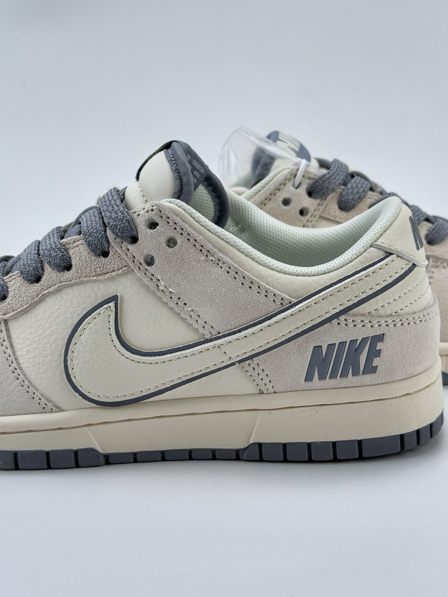 Nike SB Dunk Low 白灰小钩满天星 BB7518-022