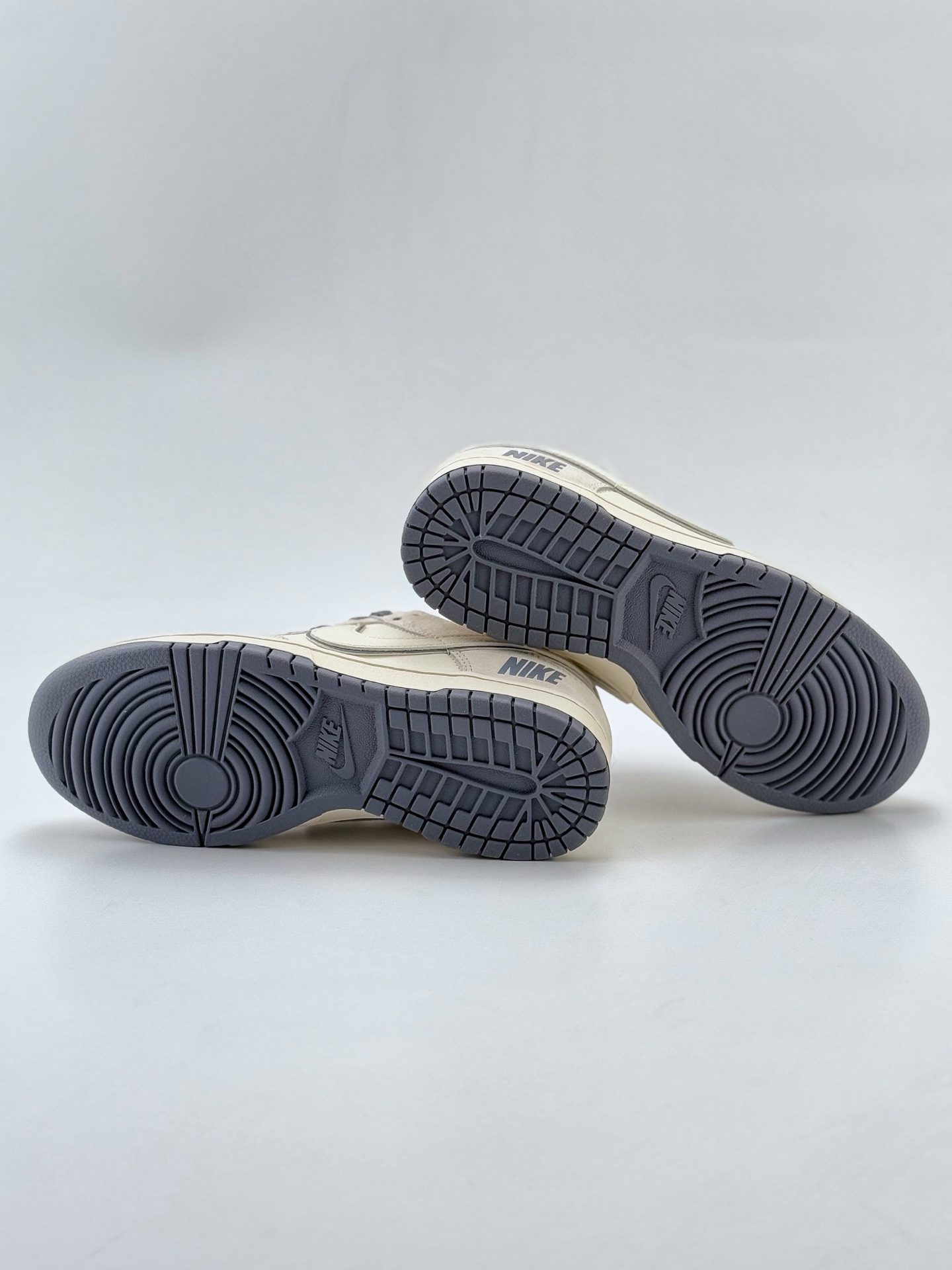 Nike SB Dunk Low 白灰小钩满天星 BB7518-022