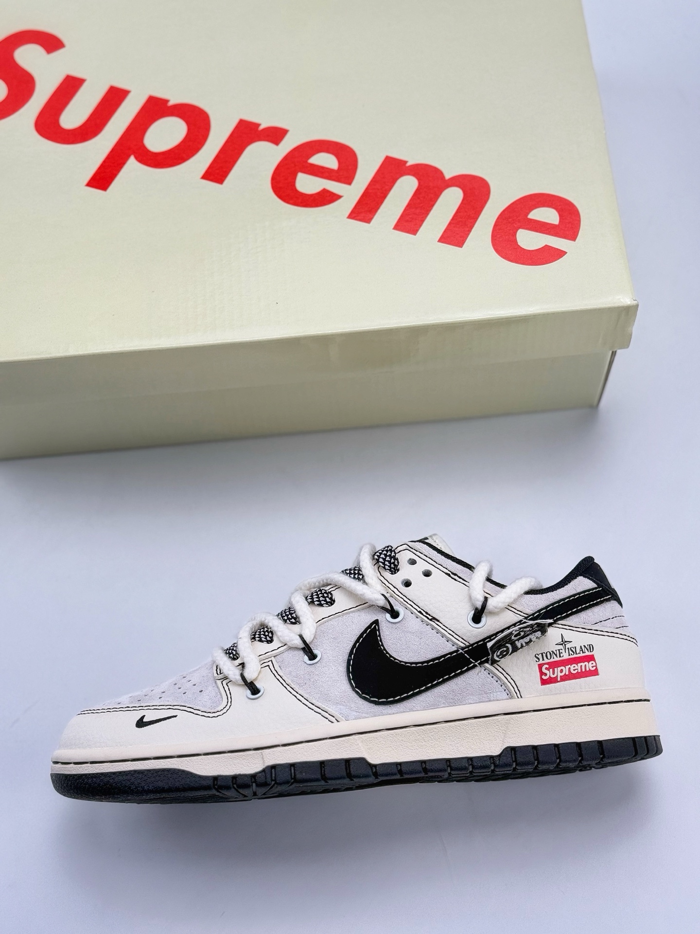 Nike SB Dunk Low x Supreme x Stone Island 白黑小钩绑带满天星  YX5066-205