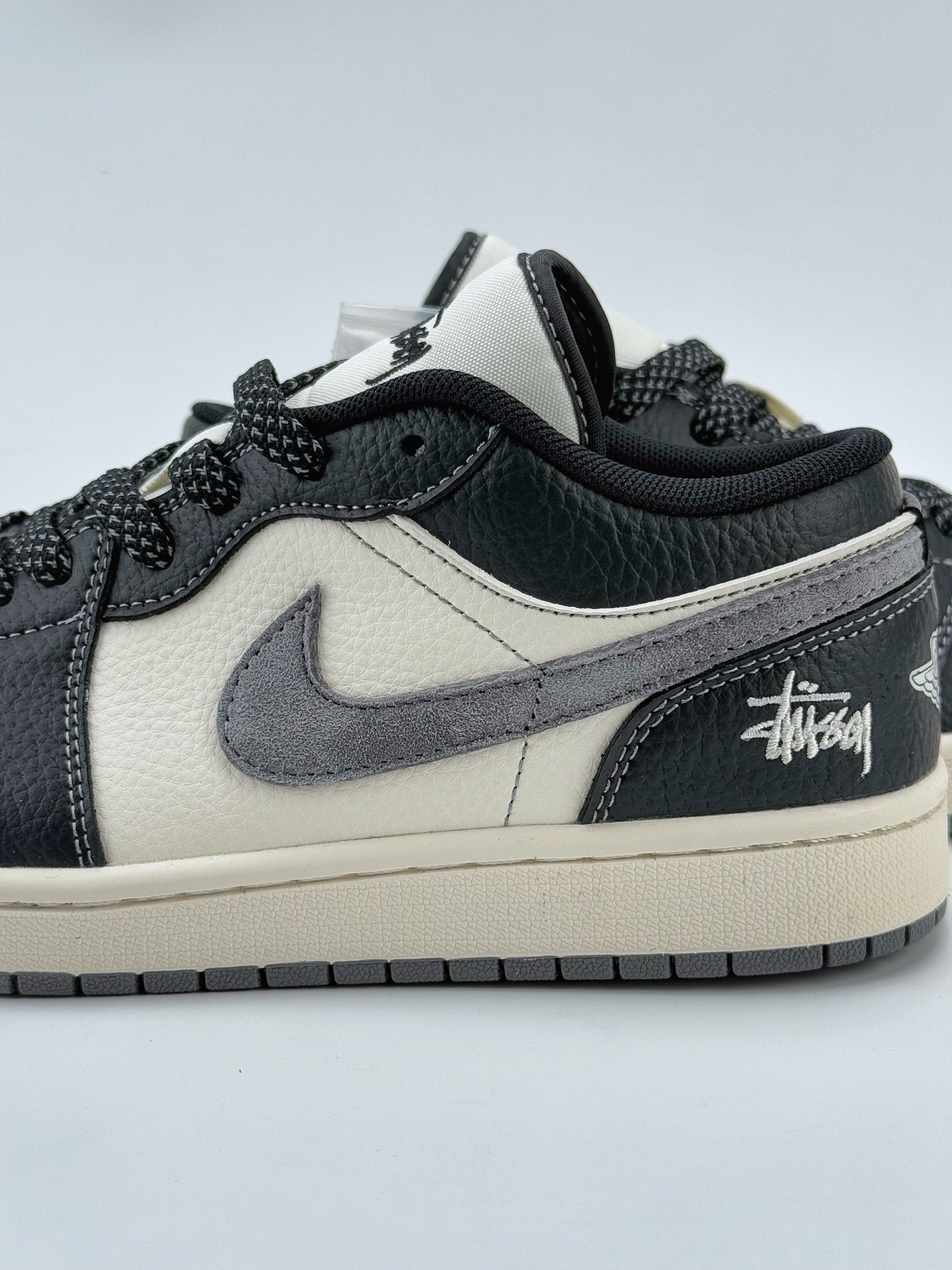 Air Jordan 1 Retro Low x Stussy 白黑灰小钩满天星 XX3318-511