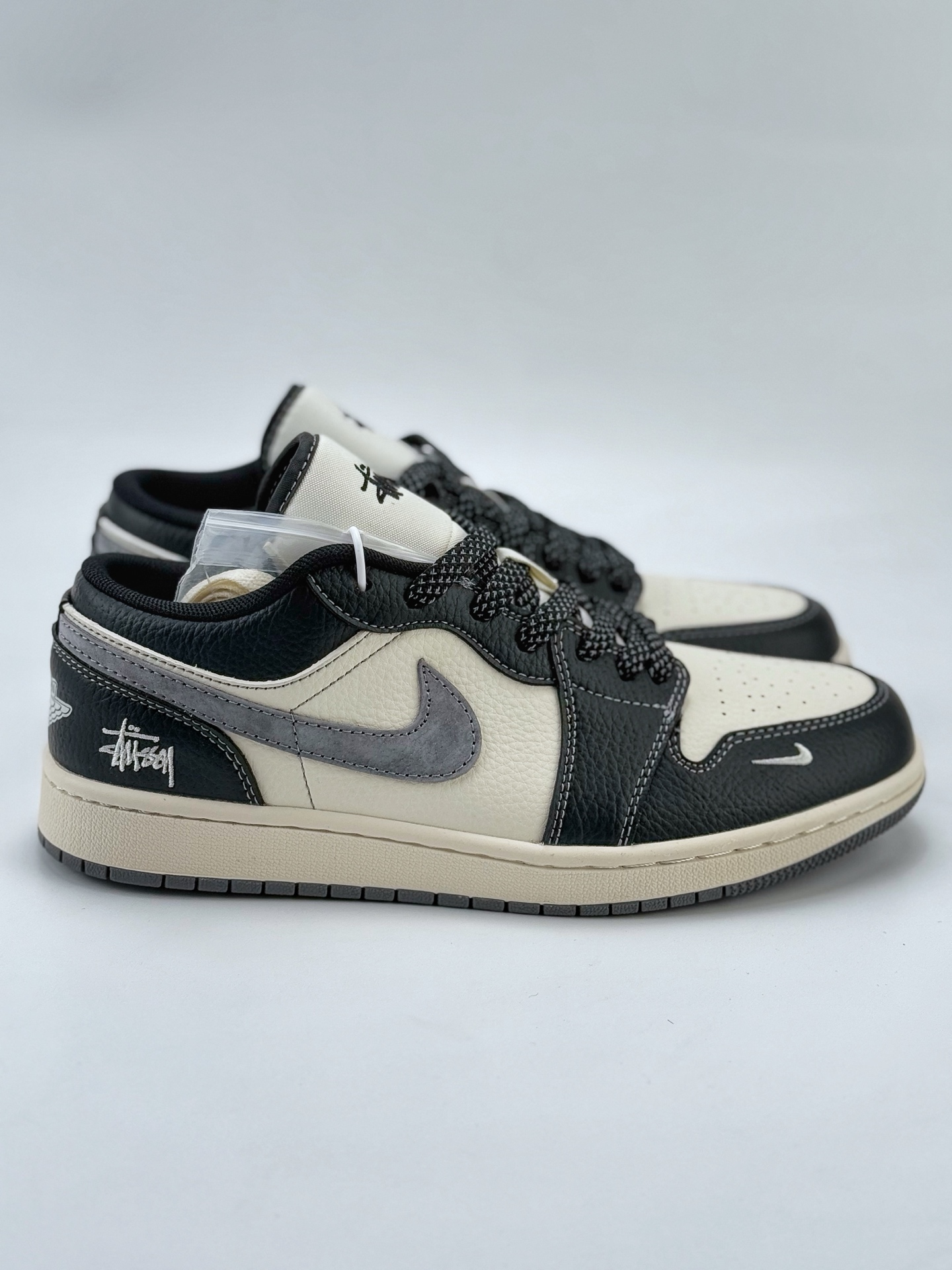 Air Jordan 1 Retro Low x Stussy 白黑灰小钩满天星 XX3318-511