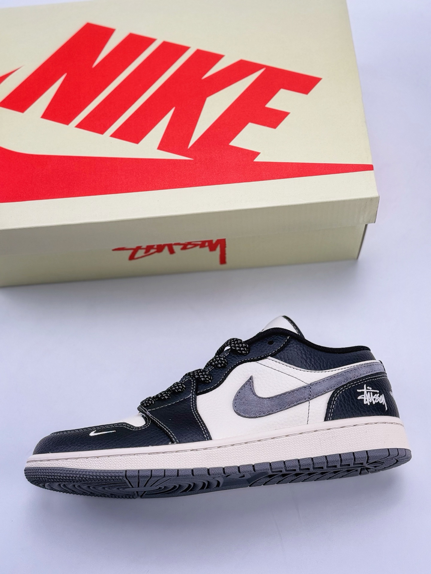 Air Jordan 1 Retro Low x Stussy 白黑灰小钩满天星 XX3318-511