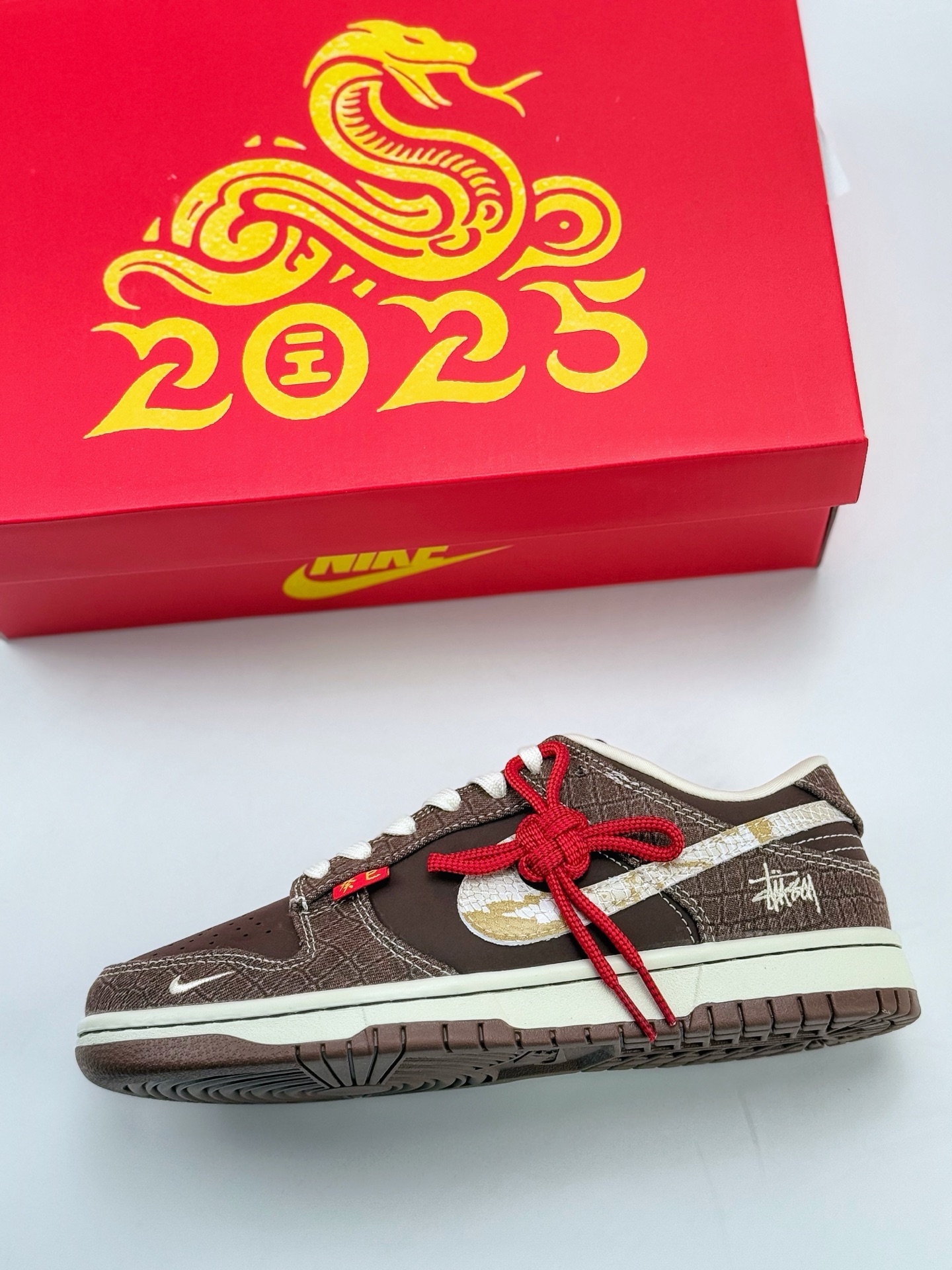 Nike SB Dunk Low x Stussy 蛇年限定 咖啡棕  CH8311-281