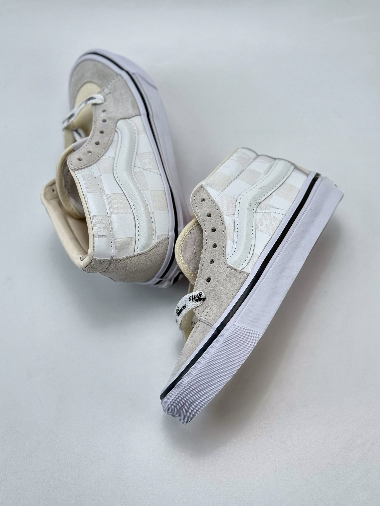 Vans x HommeGirls SK8-mid 时尚百搭黑色中帮男女同款黑色板鞋  VN000NBNCJK 白色中帮 VN000NBN2VZ
