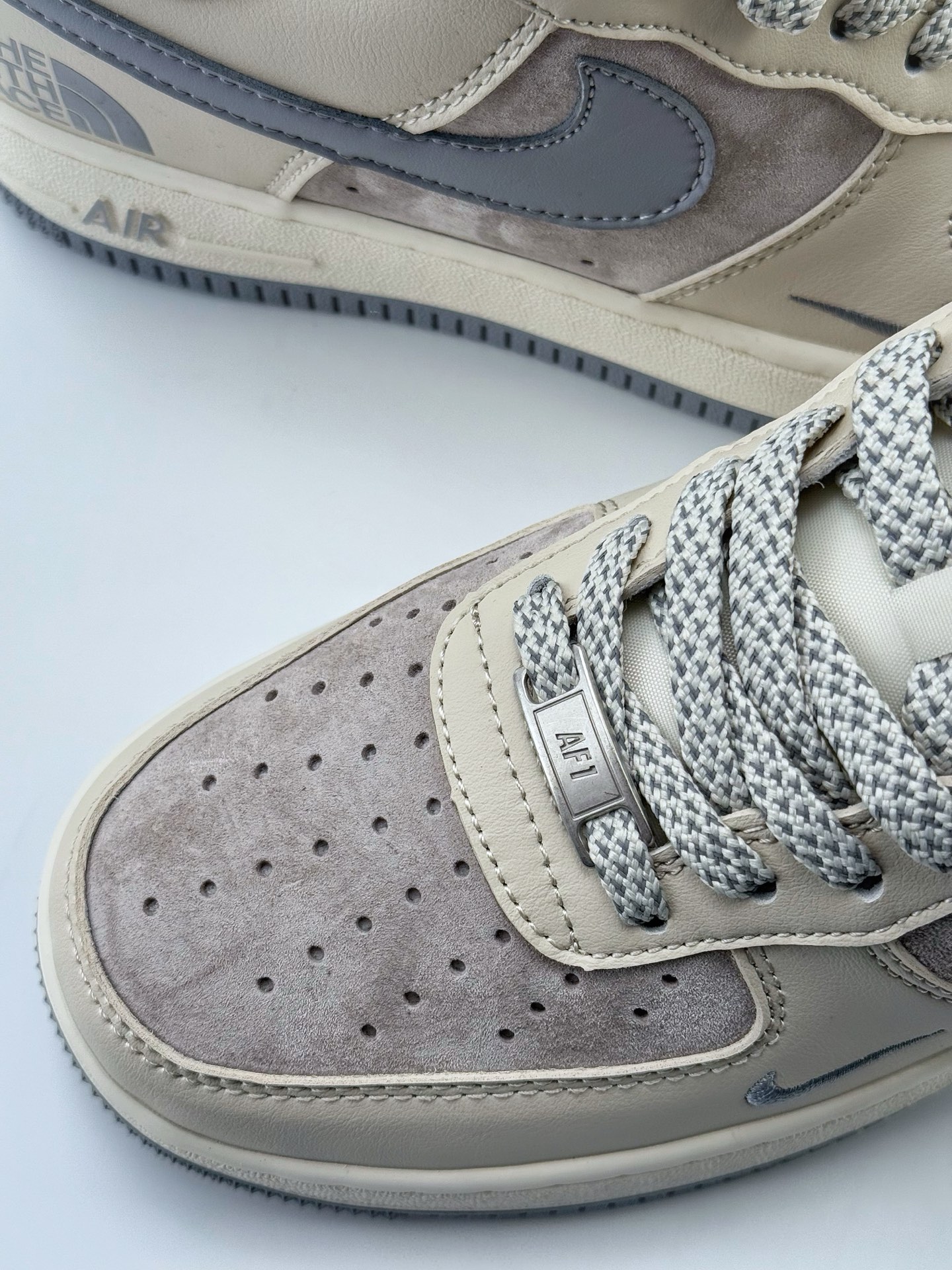 Nike Air Force 1 Low 07 x The North Face 白灰小钩满天星  XZ6188-649