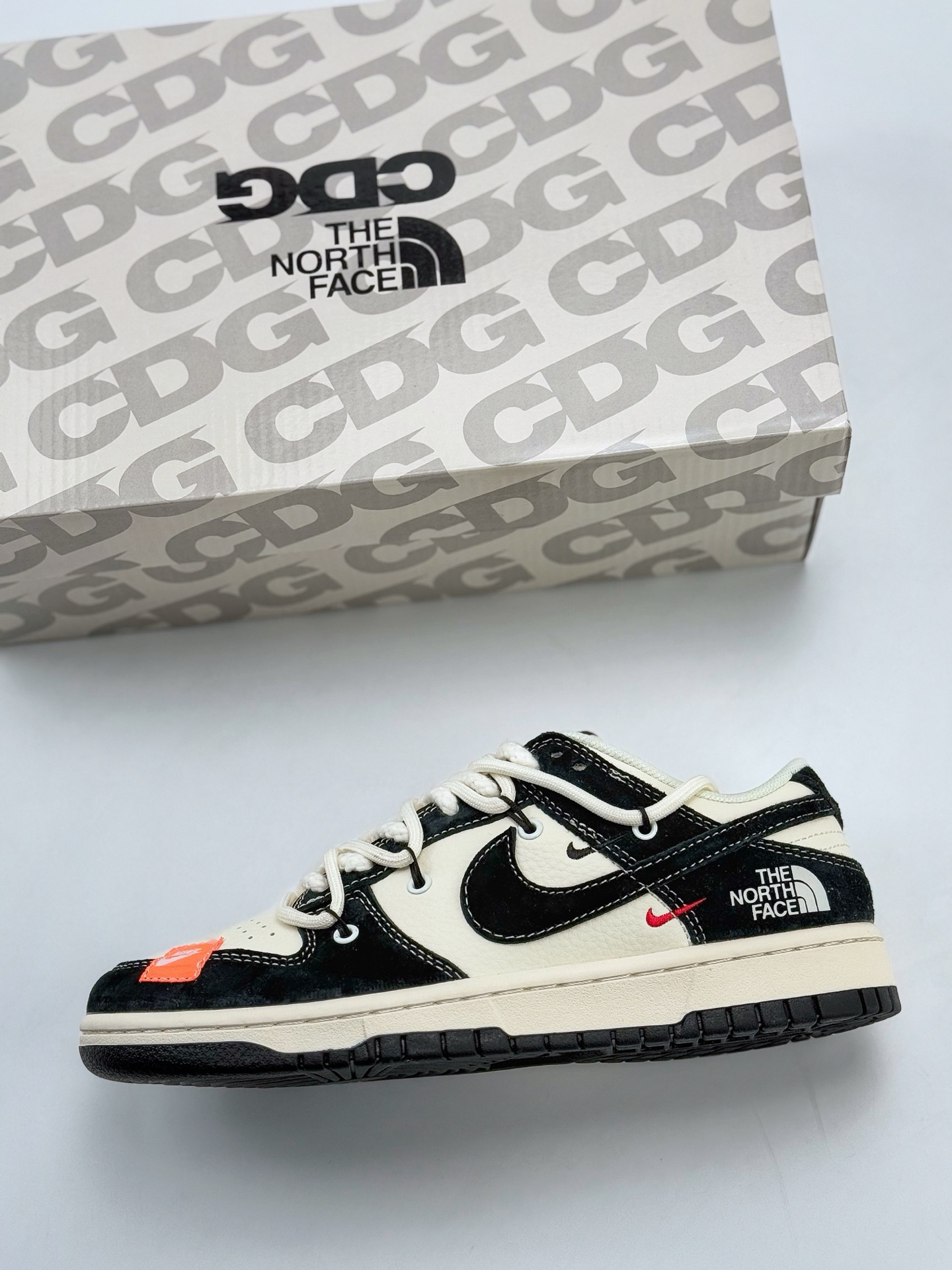 Nike SB Dunk Low x The North Face x CDG 白黑双小钩麻绳绑带  YX5066-256