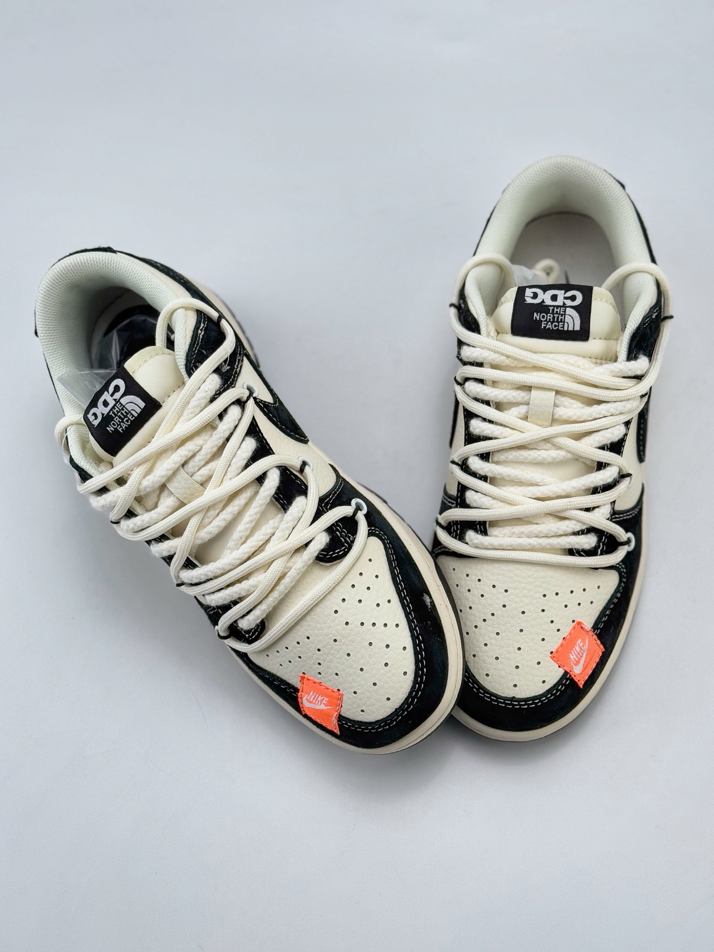 Nike SB Dunk Low x The North Face x CDG 白黑双小钩麻绳绑带  YX5066-256