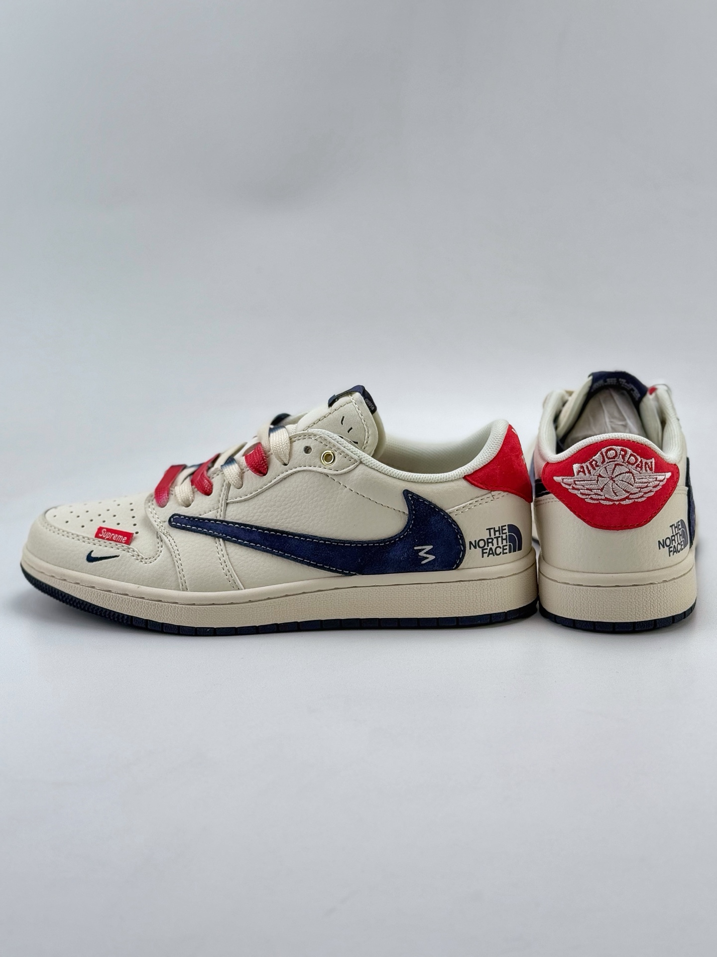 Travis Scott x Nike Air Jordan 1 Low x The North Face Air Jordan 1 Low 反转白红蓝小钩翻毛倒钩 FC1688-211