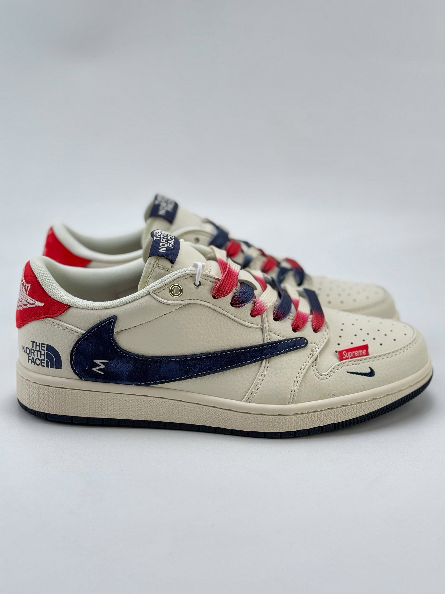 Travis Scott x Nike Air Jordan 1 Low x The North Face Air Jordan 1 Low 反转白红蓝小钩翻毛倒钩 FC1688-211