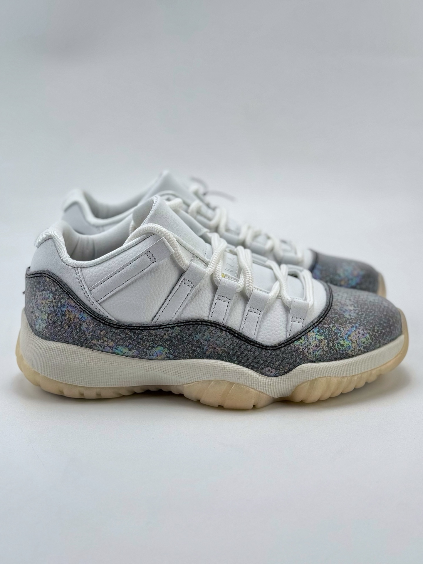Air Jordan AJ11 Low 蛇年限定CNY ”撕撕乐” HQ7000-001