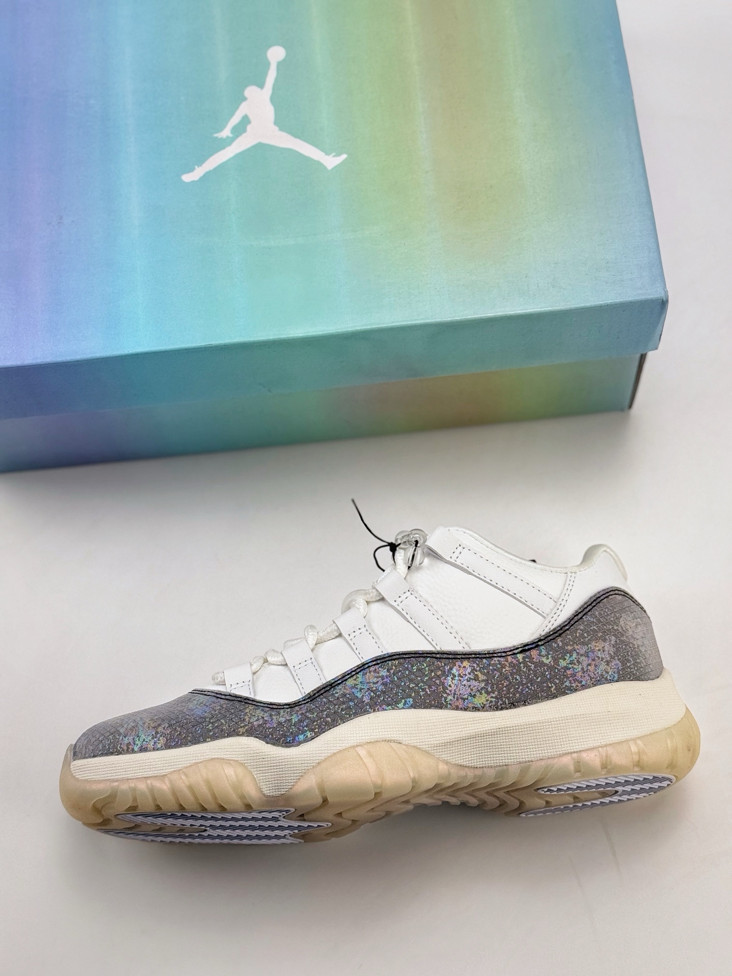 Air Jordan AJ11 Low 蛇年限定CNY ”撕撕乐” HQ7000-001
