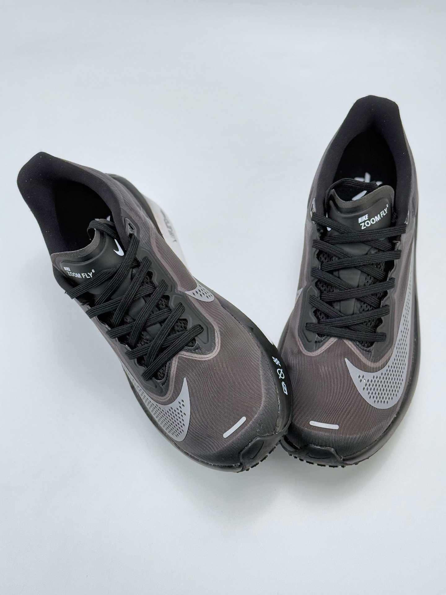 Nike zoomx invincible run flyknit 6 轻量飞织低帮休闲运动慢跑鞋 FN8454-001