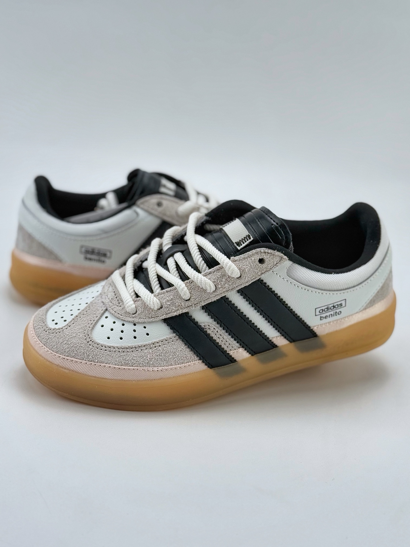 adidas Originals Gazelle INdoor x Bad Bunny 坏痞兔白黑 三叶草休闲防滑耐磨低帮板鞋  IF9735
