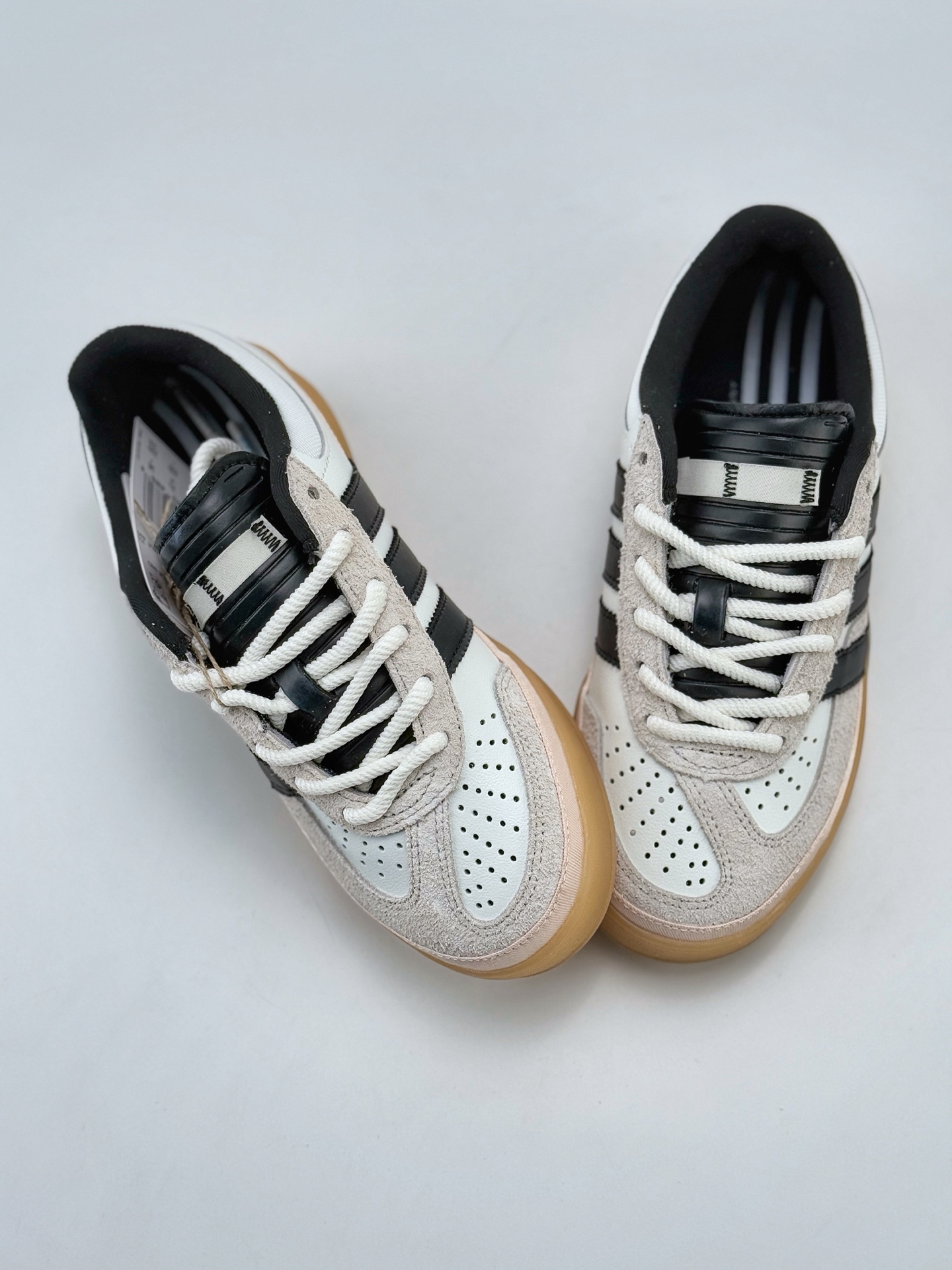 adidas Originals Gazelle INdoor x Bad Bunny 坏痞兔白黑 三叶草休闲防滑耐磨低帮板鞋  IF9735