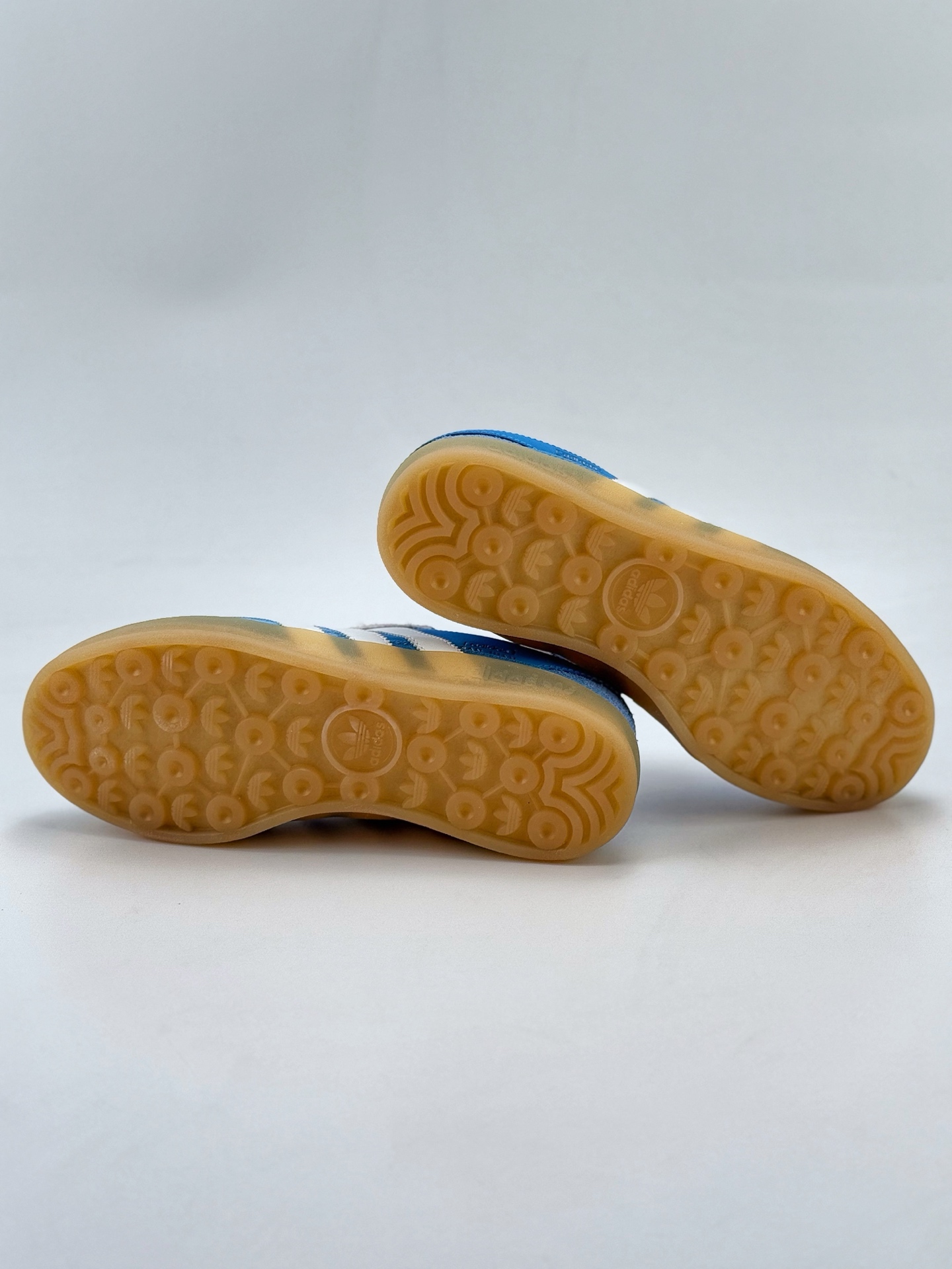 adidas Originals Gazelle INdoor x Bad Bunny 坏痞兔蓝白 三叶草休闲防滑耐磨低帮板鞋  IF9734