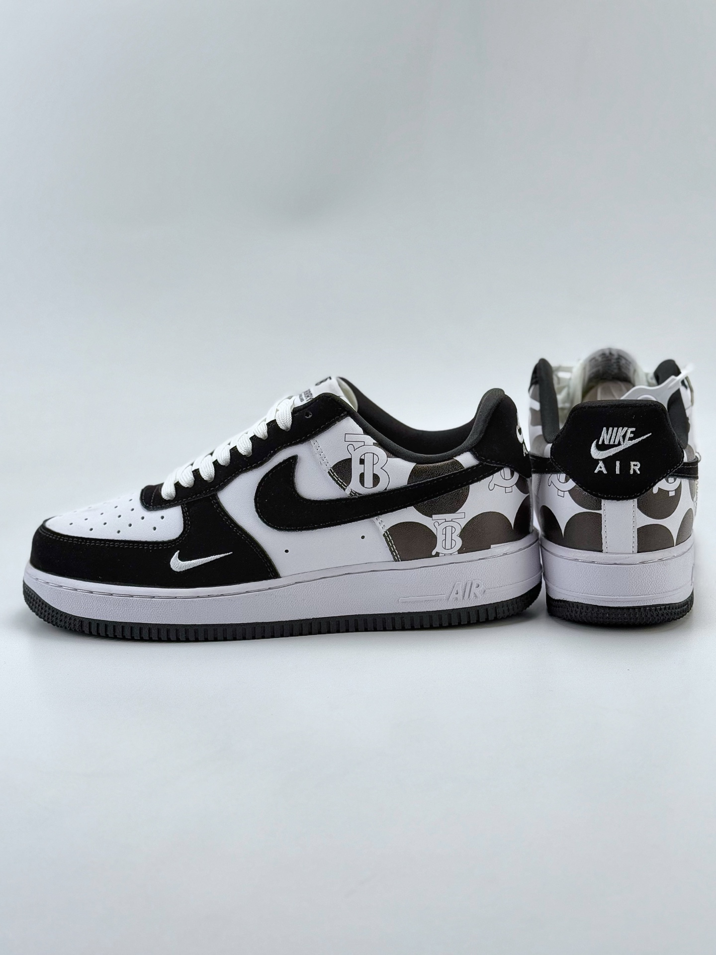 Nike Air Force 1 Low 07 x BURBRRY 黑白小钩涂鸦  DF0188-029