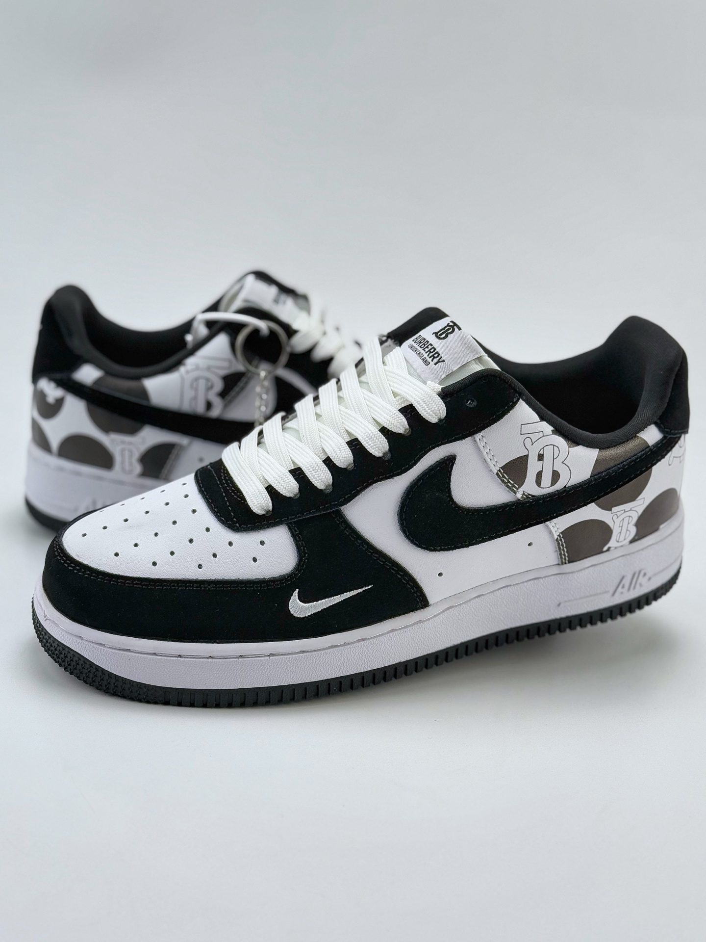 Nike Air Force 1 Low 07 x BURBRRY 黑白小钩涂鸦  DF0188-029