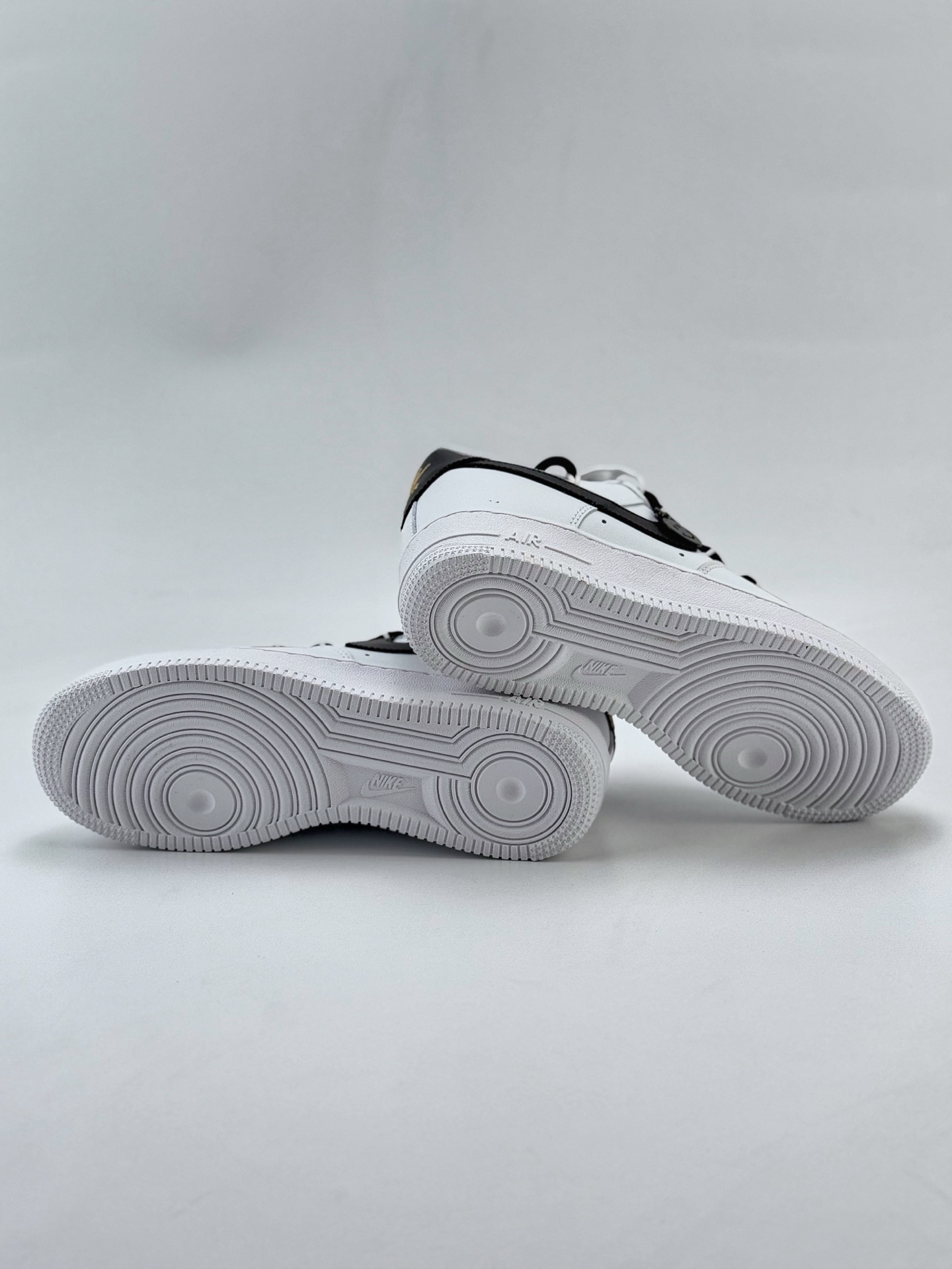 Nike Air Force 1 Low 07 白黑金小钩绑带 CZ0210-102