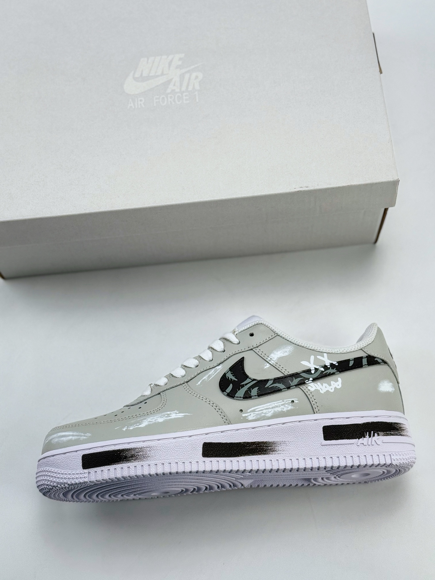 Nike Air Force 1 Low 07 灰黑涂鸦