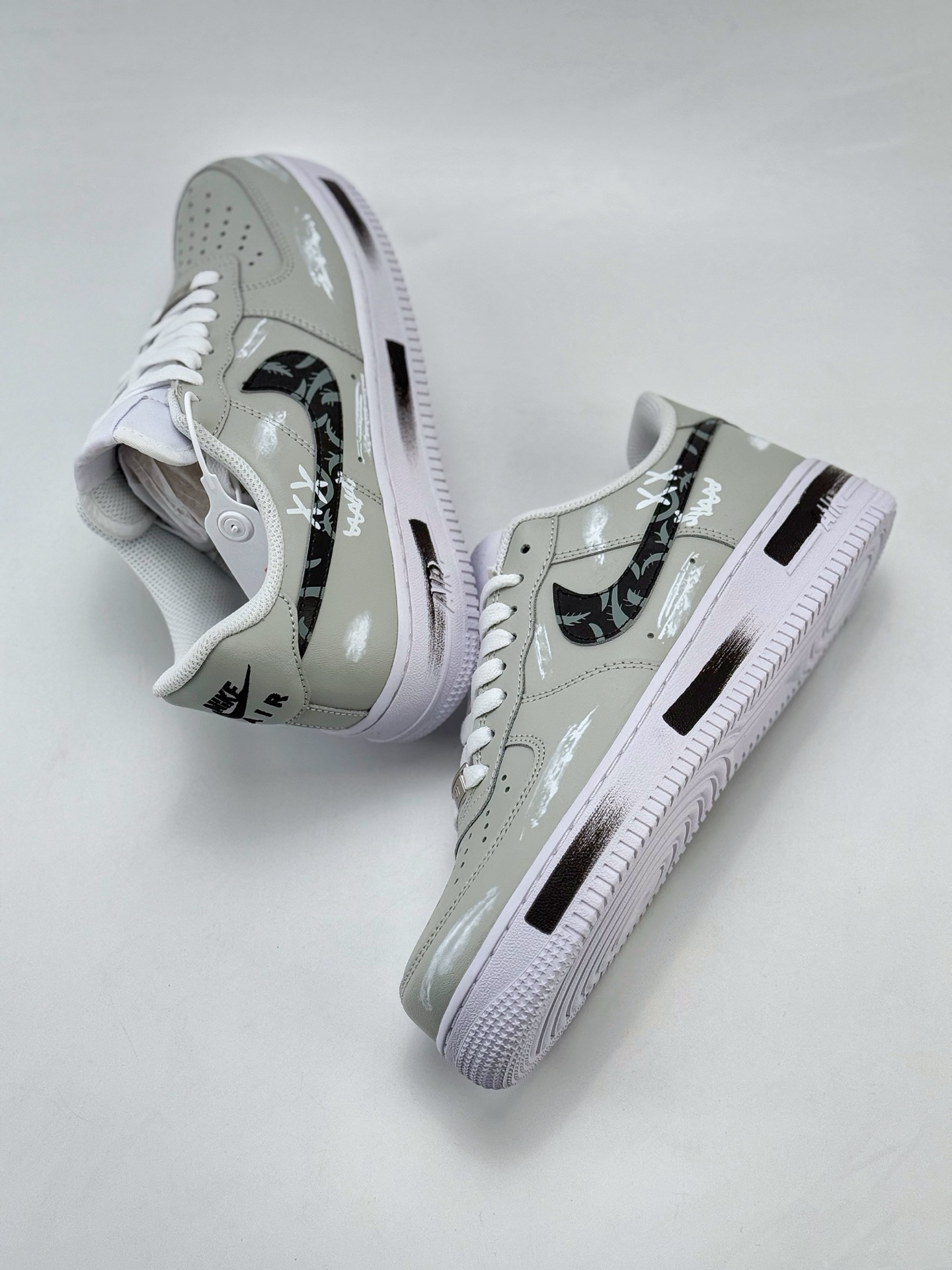 Nike Air Force 1 Low 07 灰黑涂鸦
