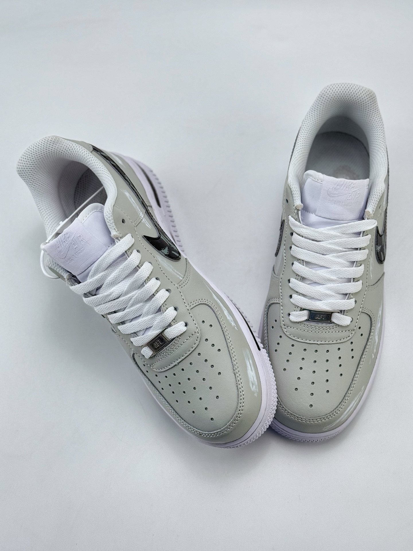 Nike Air Force 1 Low 07 灰黑涂鸦