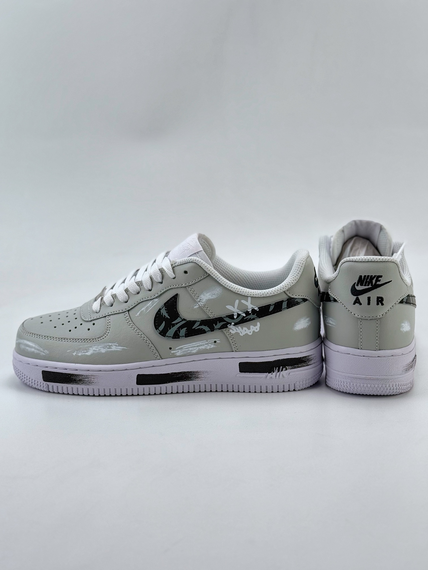 Nike Air Force 1 Low 07 灰黑涂鸦