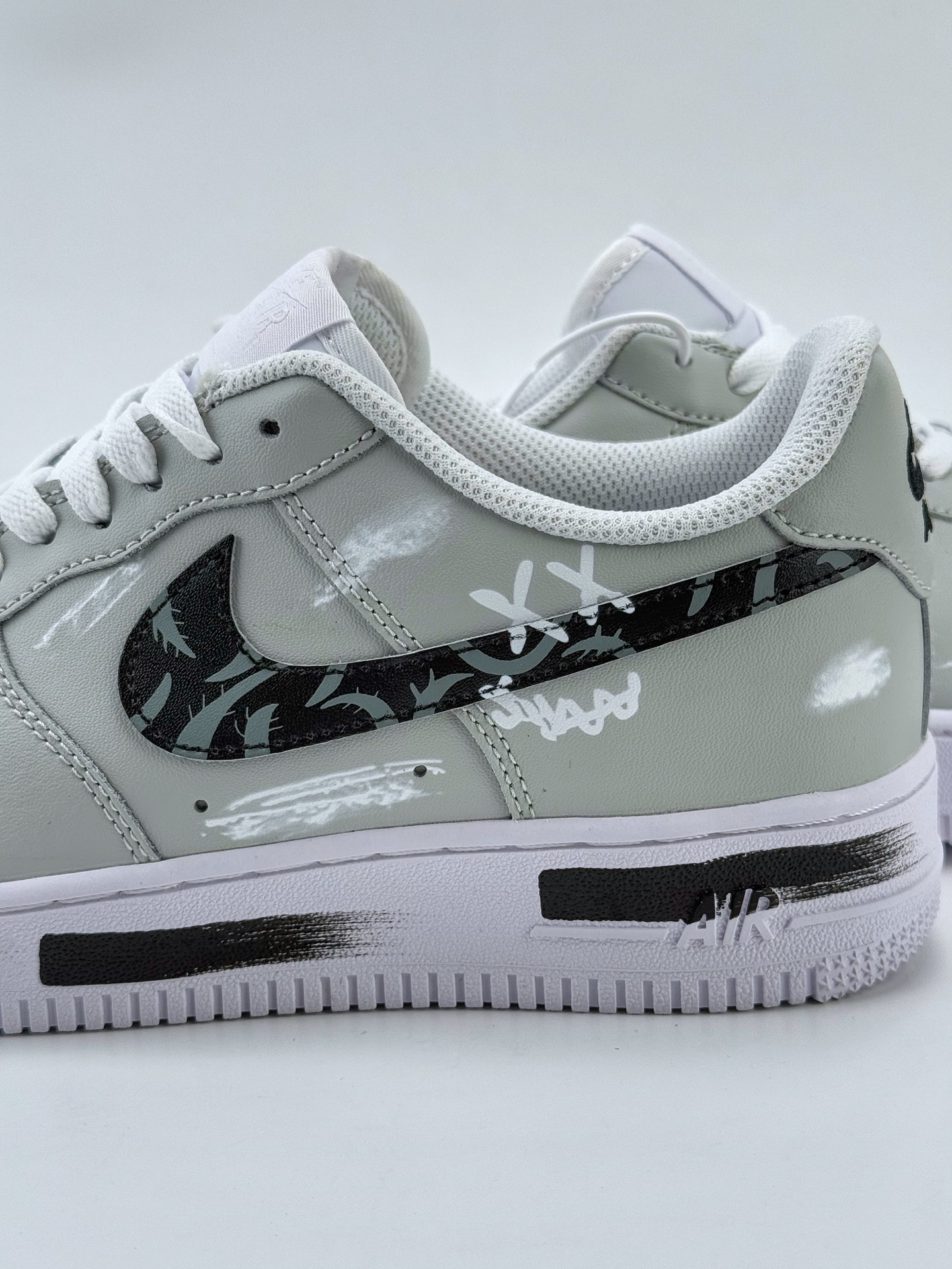 Nike Air Force 1 Low 07 灰黑涂鸦