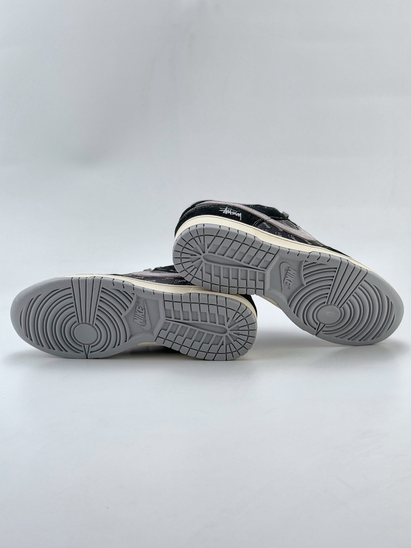 Nike SB Dunk Low x Stussy 黑灰小钩满天星  XX3168-201