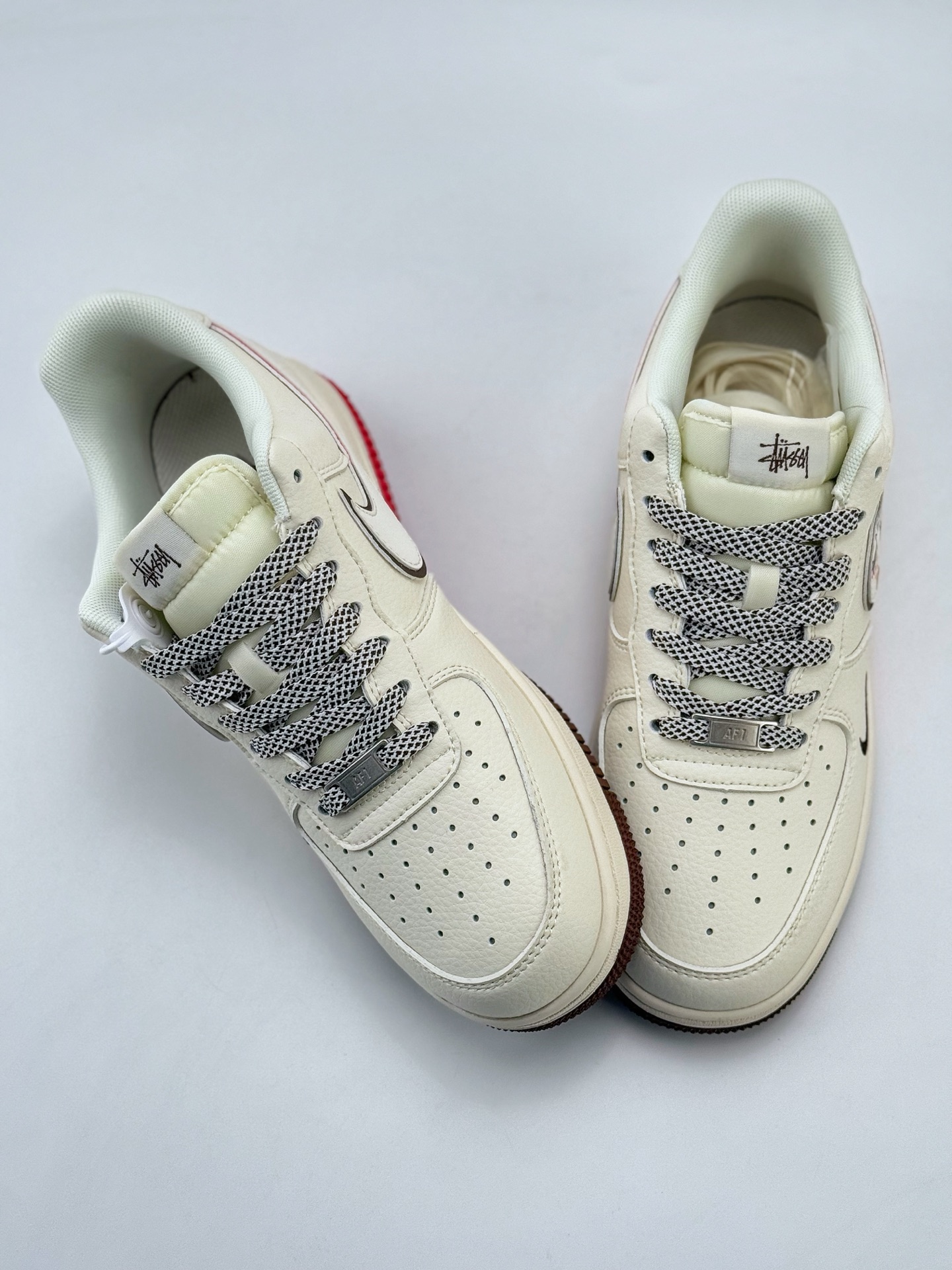 Nike Air Force 1 Low 07 x Stussy 白黑红三小钩满天星 HD2258-609