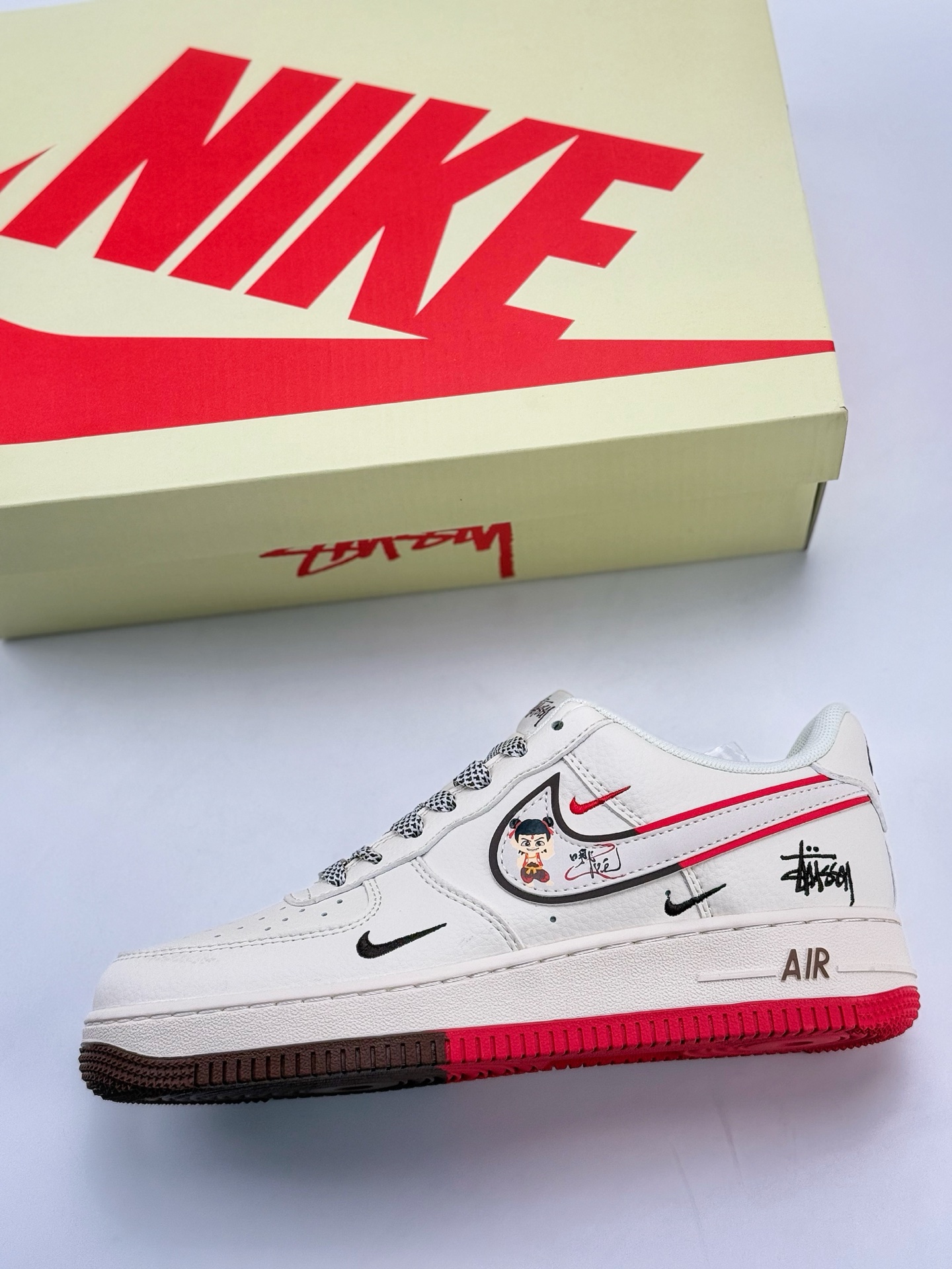 Nike Air Force 1 Low 07 x Stussy 白黑红三小钩满天星 HD2258-609