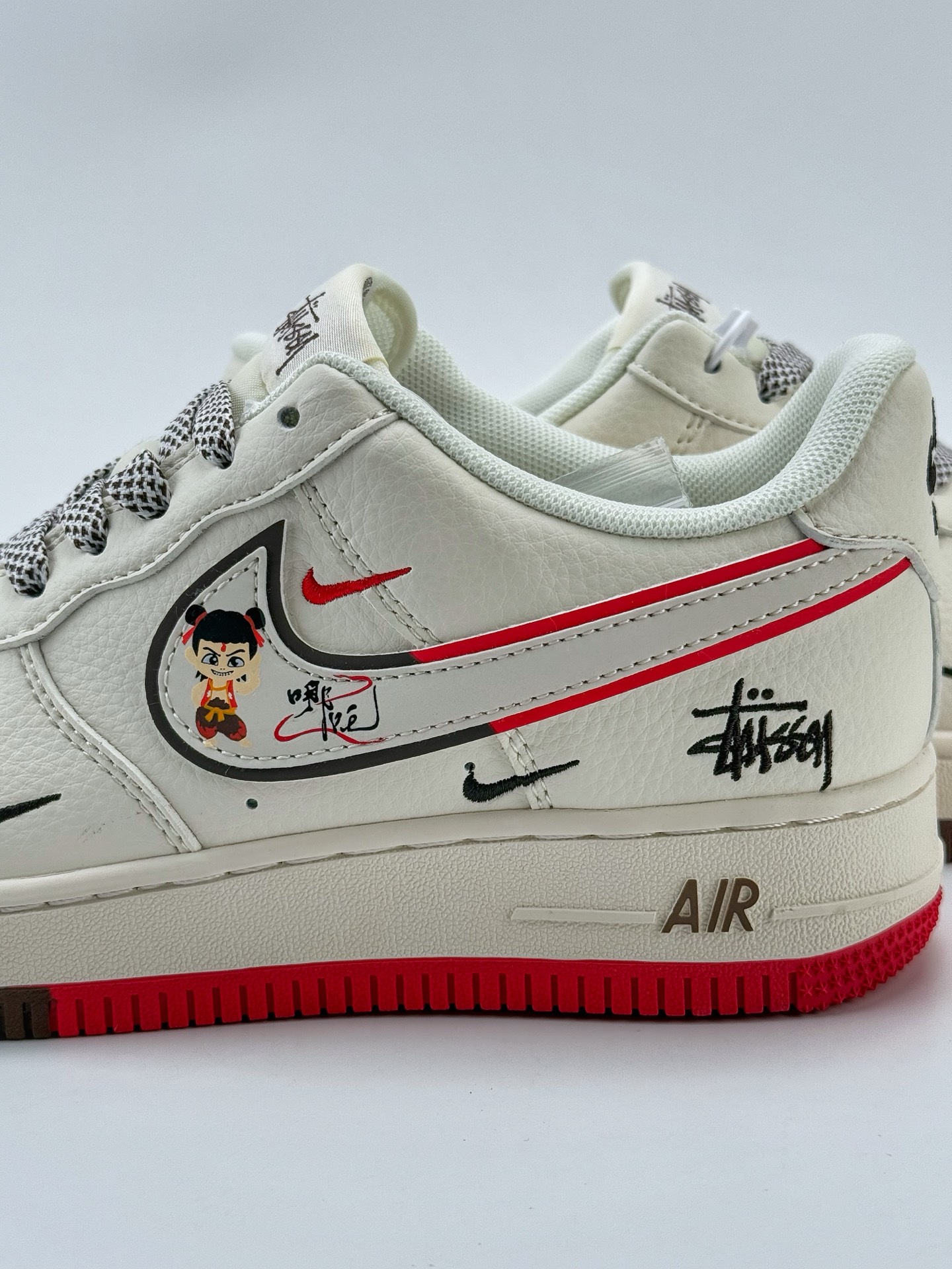 Nike Air Force 1 Low 07 x Stussy 白黑红三小钩满天星 HD2258-609