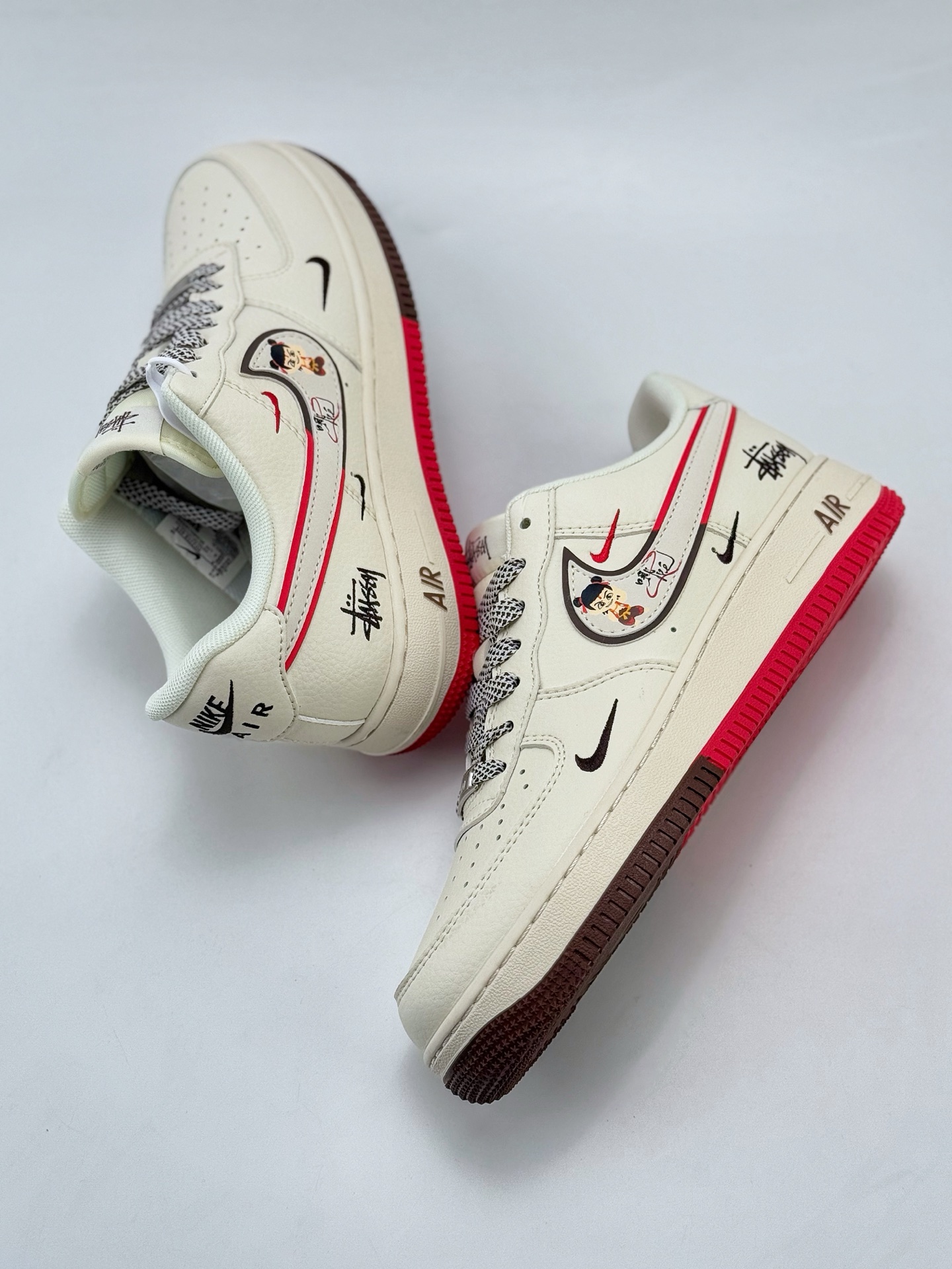 Nike Air Force 1 Low 07 x Stussy 白黑红三小钩满天星 HD2258-609