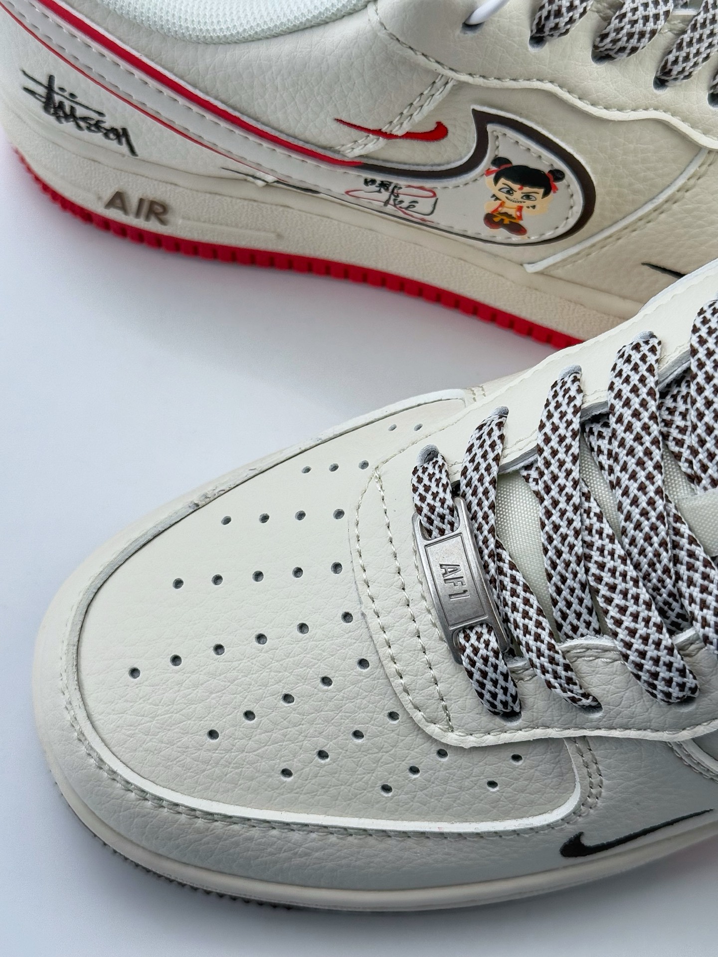 Nike Air Force 1 Low 07 x Stussy 白黑红三小钩满天星 HD2258-609