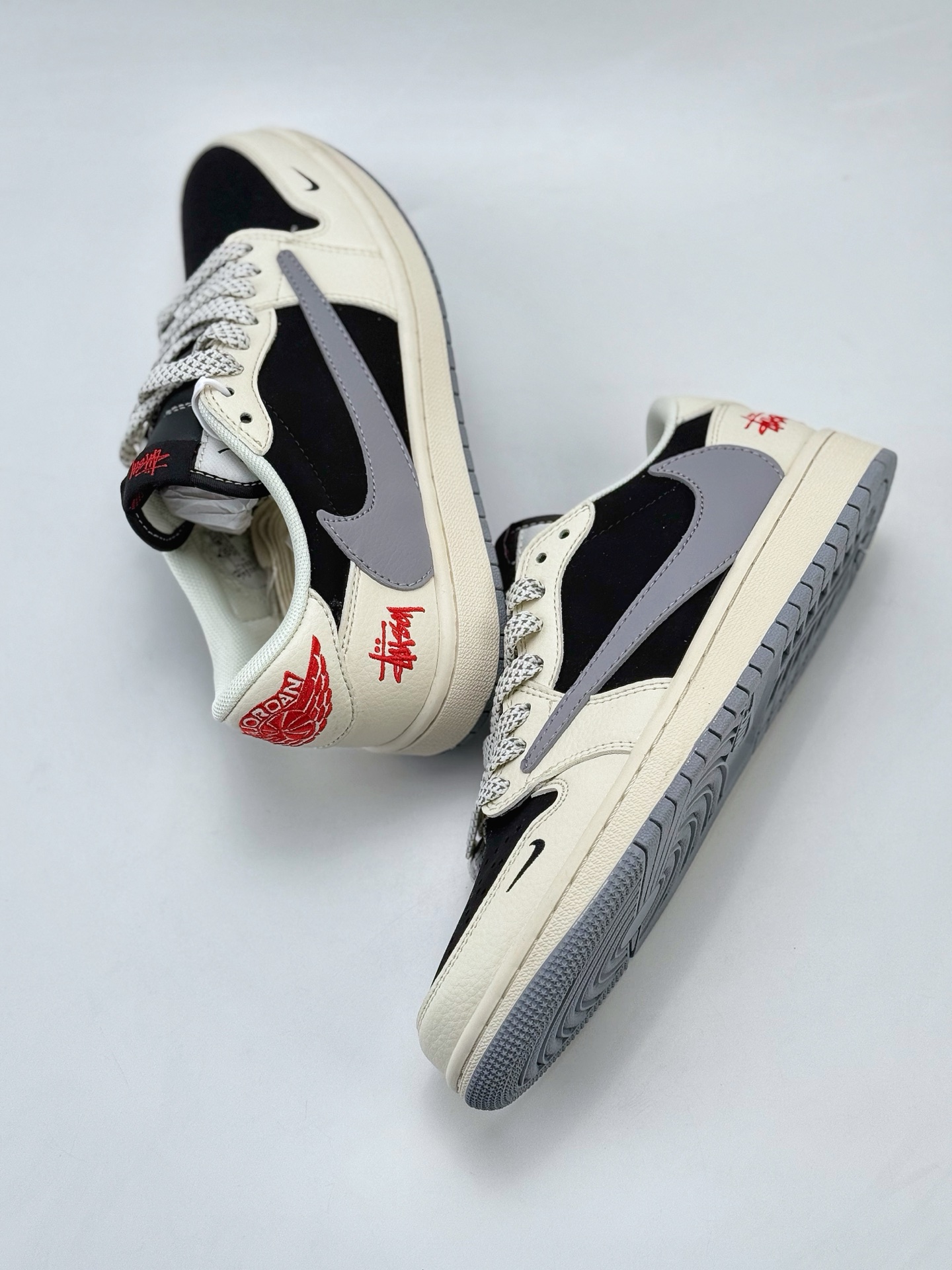 Travis Scott x Nike Air Jordan 1 Low x Stussy Air Jordan 1 Low 反转白黑灰小钩满天星翻毛倒钩  XZ6188-575