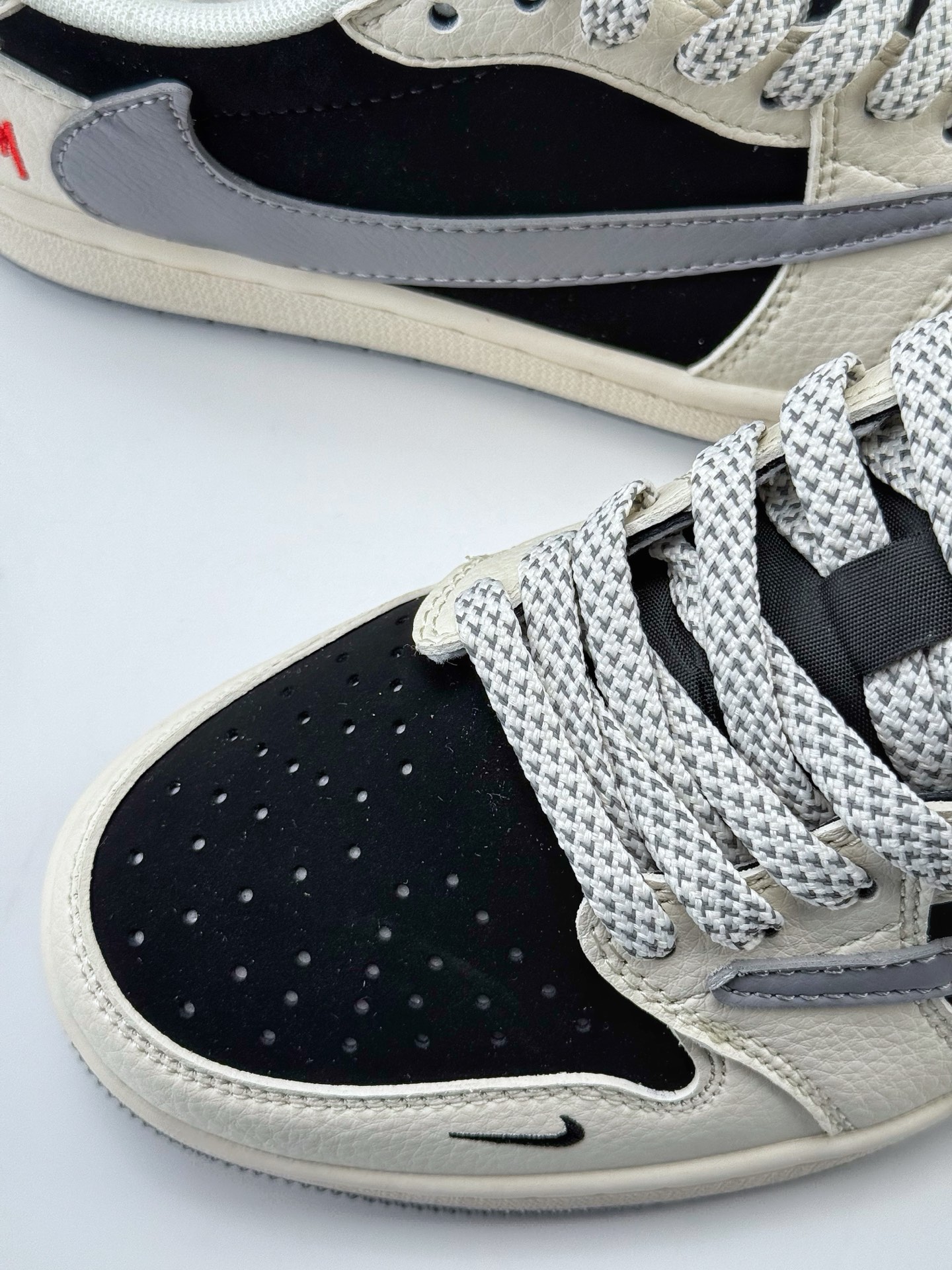Travis Scott x Nike Air Jordan 1 Low x Stussy Air Jordan 1 Low 反转白黑灰小钩满天星翻毛倒钩  XZ6188-575