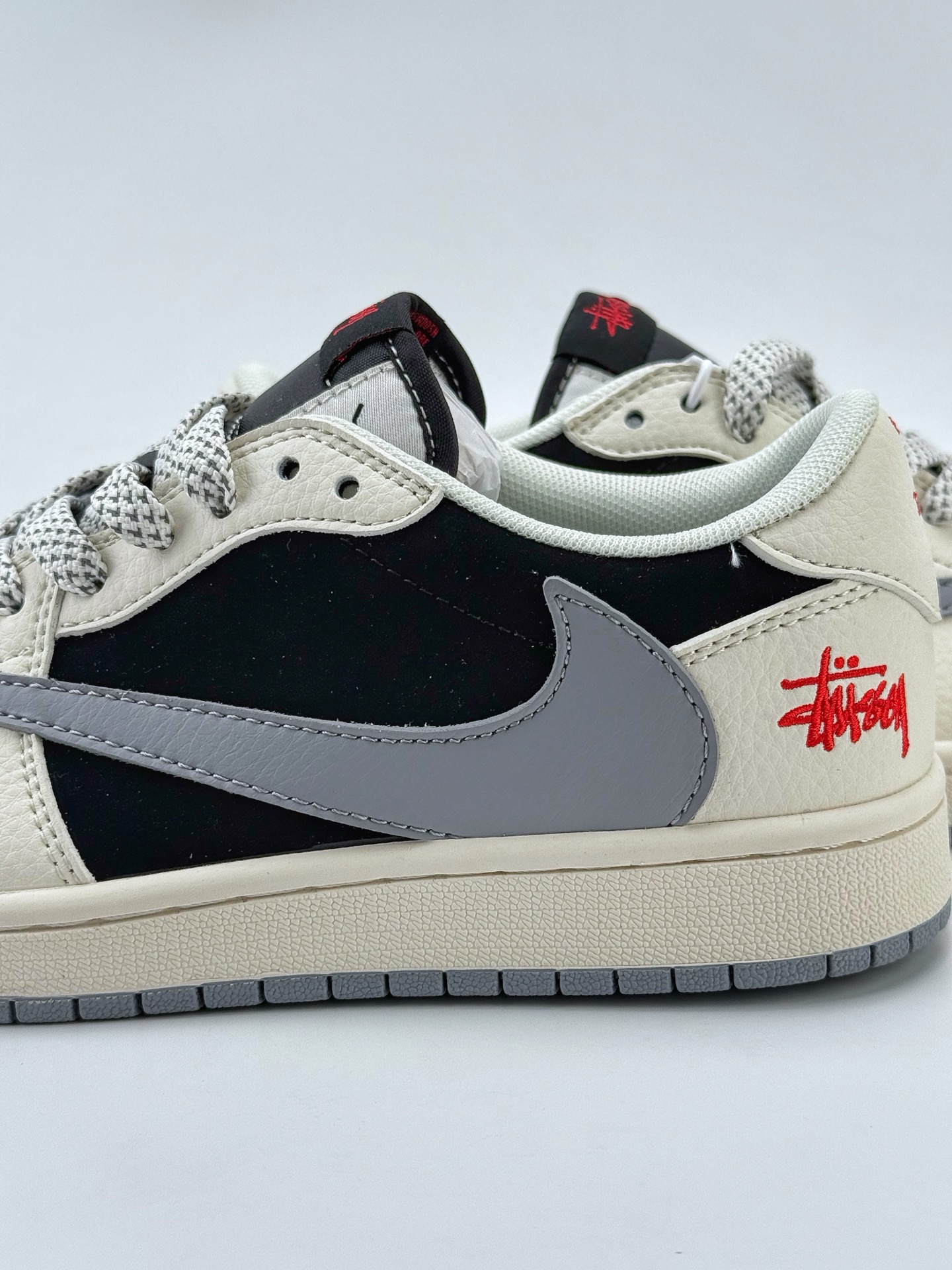 Travis Scott x Nike Air Jordan 1 Low x Stussy Air Jordan 1 Low 反转白黑灰小钩满天星翻毛倒钩  XZ6188-575