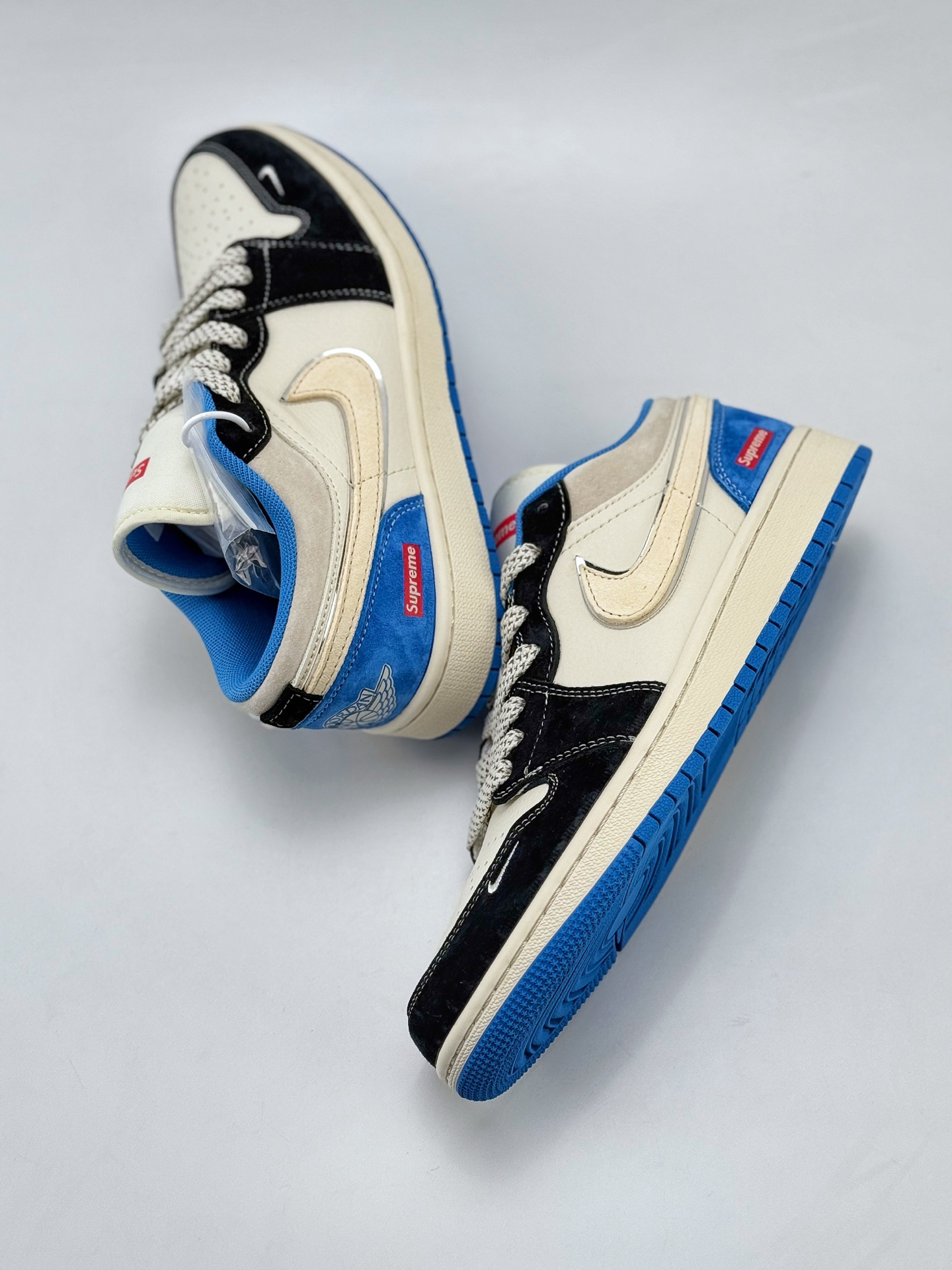 Air Jordan 1 Retro Low x Supreme 白灰蓝小钩满天星 XX3318-501