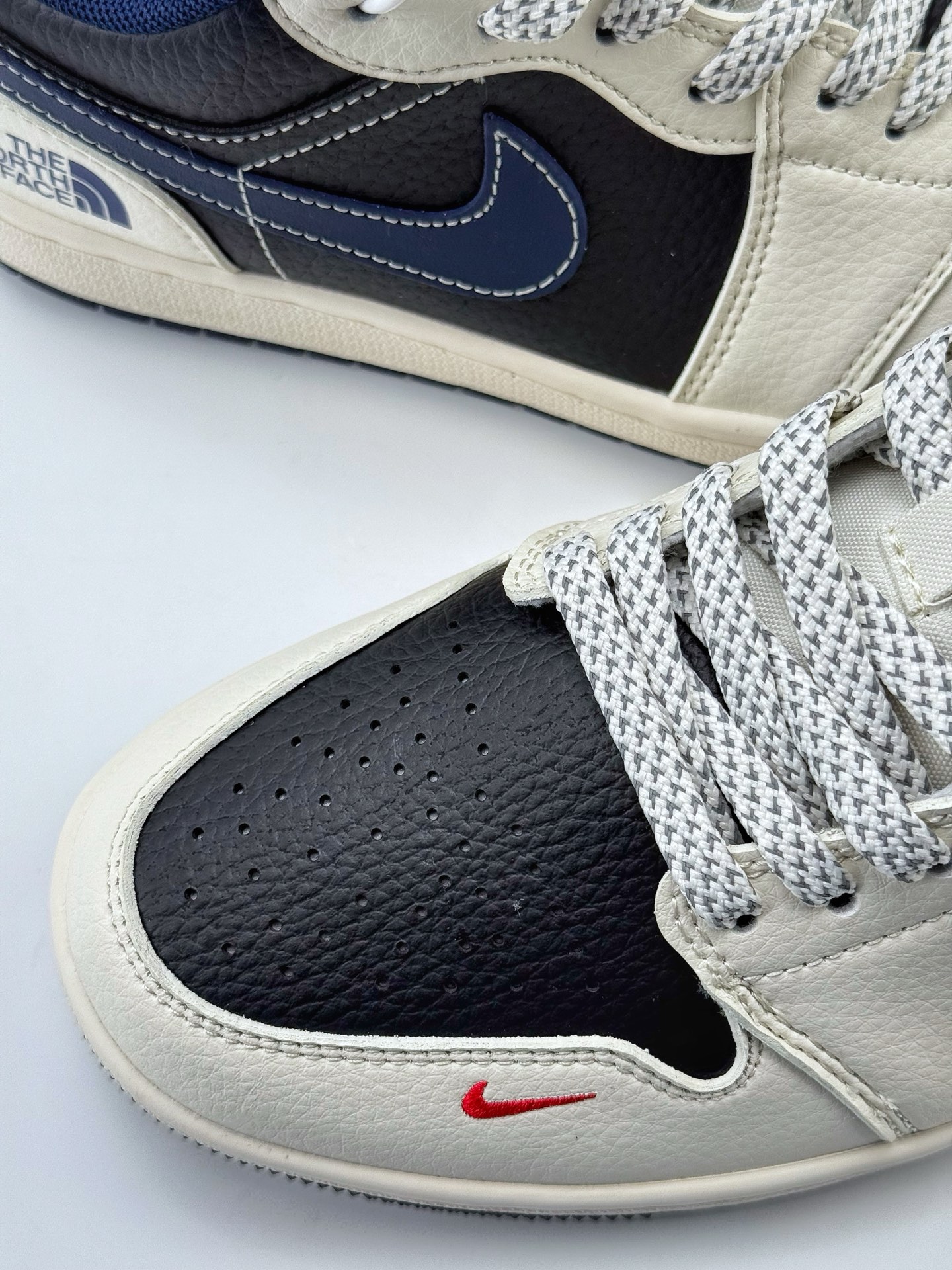 Air Jordan 1 Retro Low x The North Face 白黑蓝小钩满天星  XS6086-002
