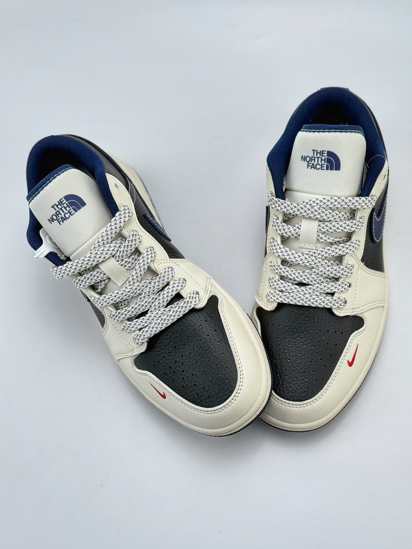 Air Jordan 1 Retro Low x The North Face 白黑蓝小钩满天星  XS6086-002