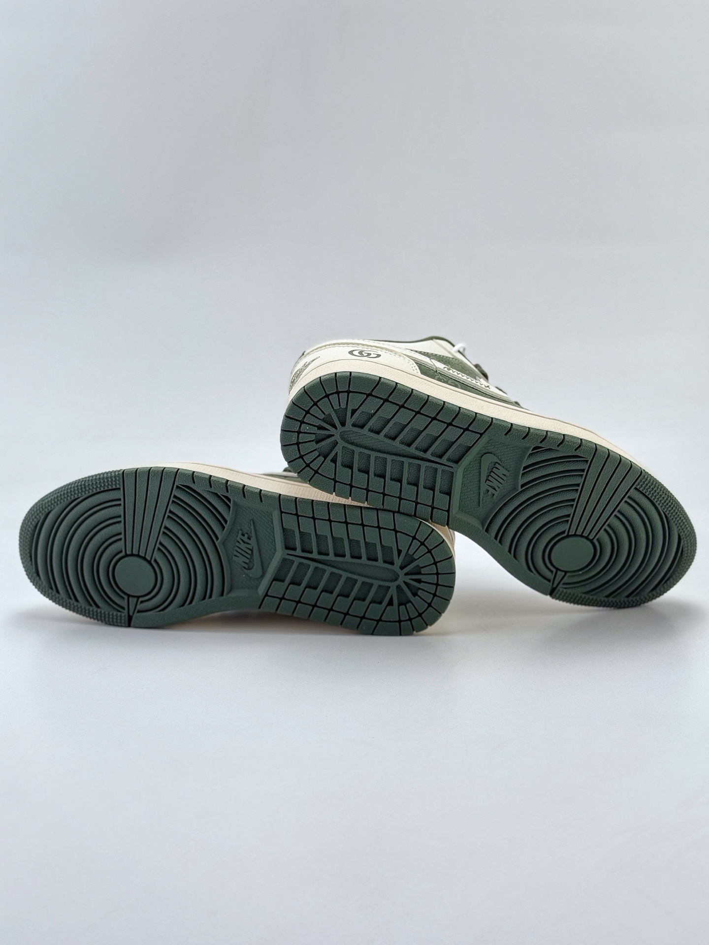 Air Jordan 1 Retro Low x GUCCI 白绿满天星  XS6086-003