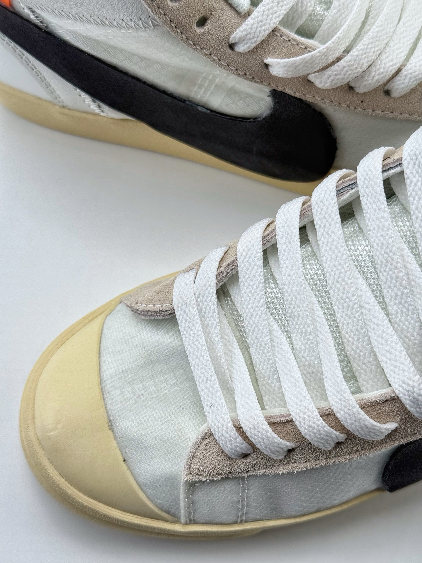 Nike Blazer Wolf x OFF-WHITE ”The The” 米白 AA3832-100