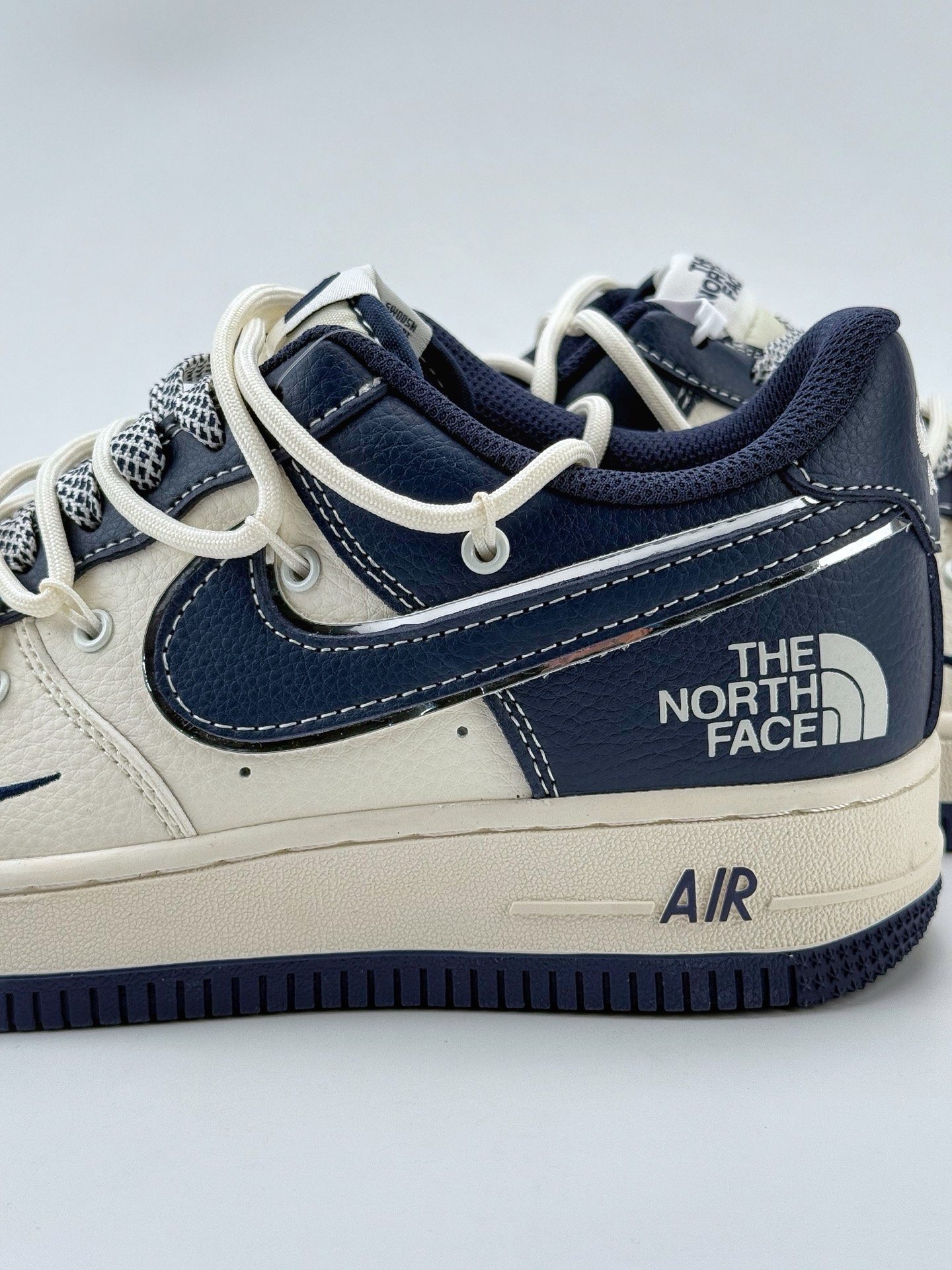 Nike Air Force 1 Low 07 x The North Face 白蓝小钩绑带满天星  SJ1198-107