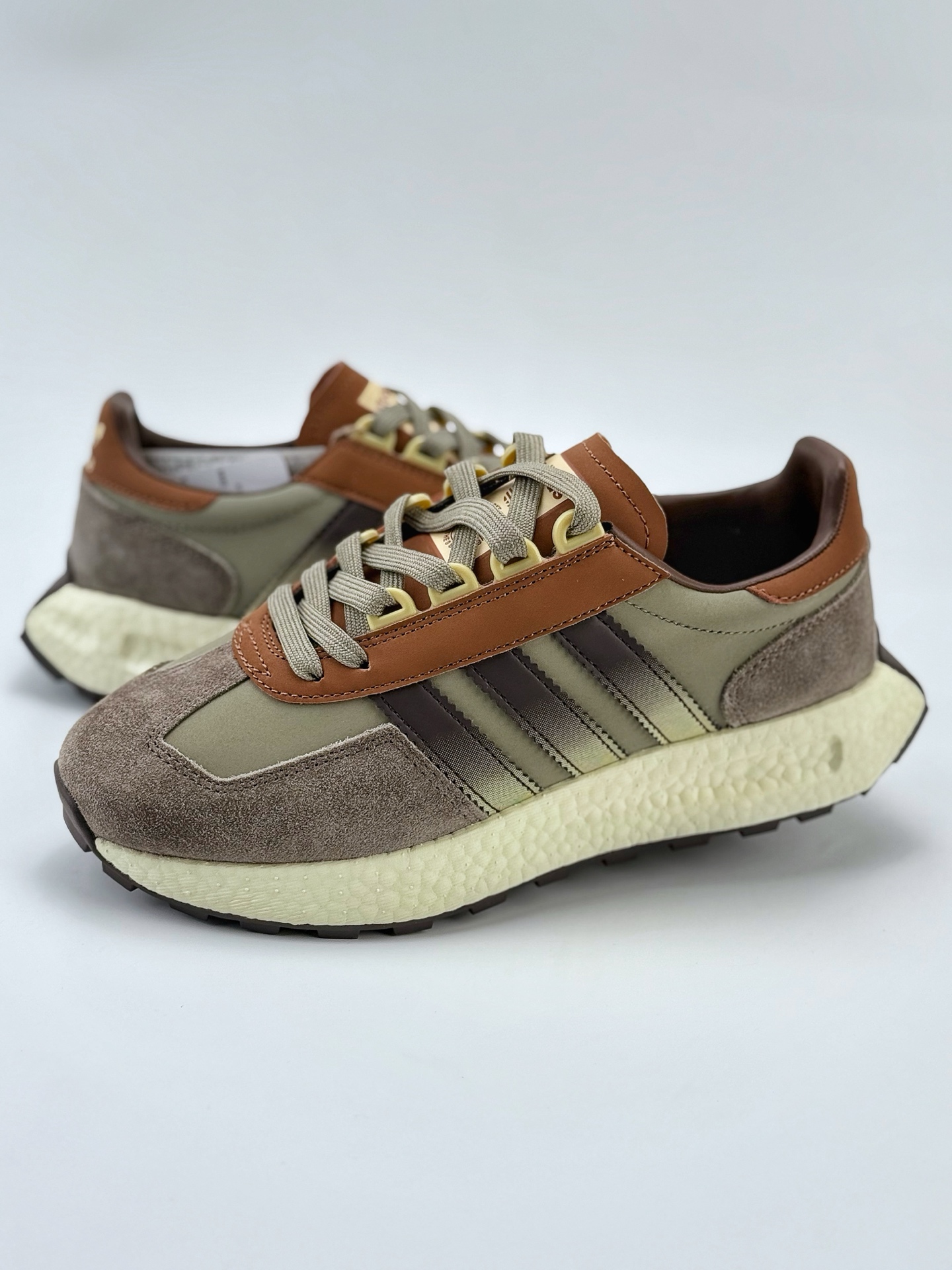 adidas Racing E5 Boost Prototype 速度轻盈复古系列 百搭透气运动慢跑鞋 JH7190