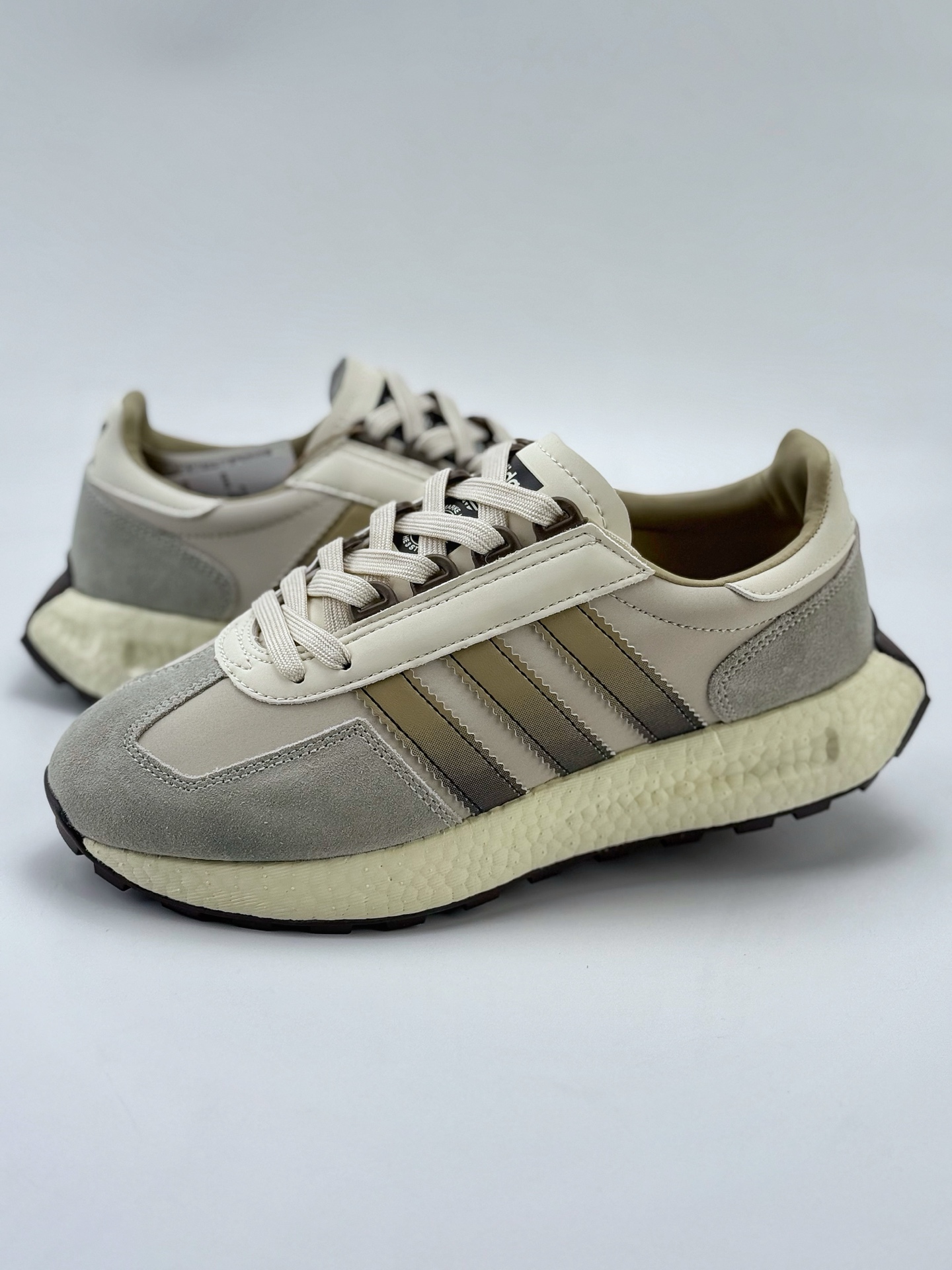 adidas Racing E5 Boost Prototype 速度轻盈复古系列 百搭透气运动慢跑鞋 JH7189