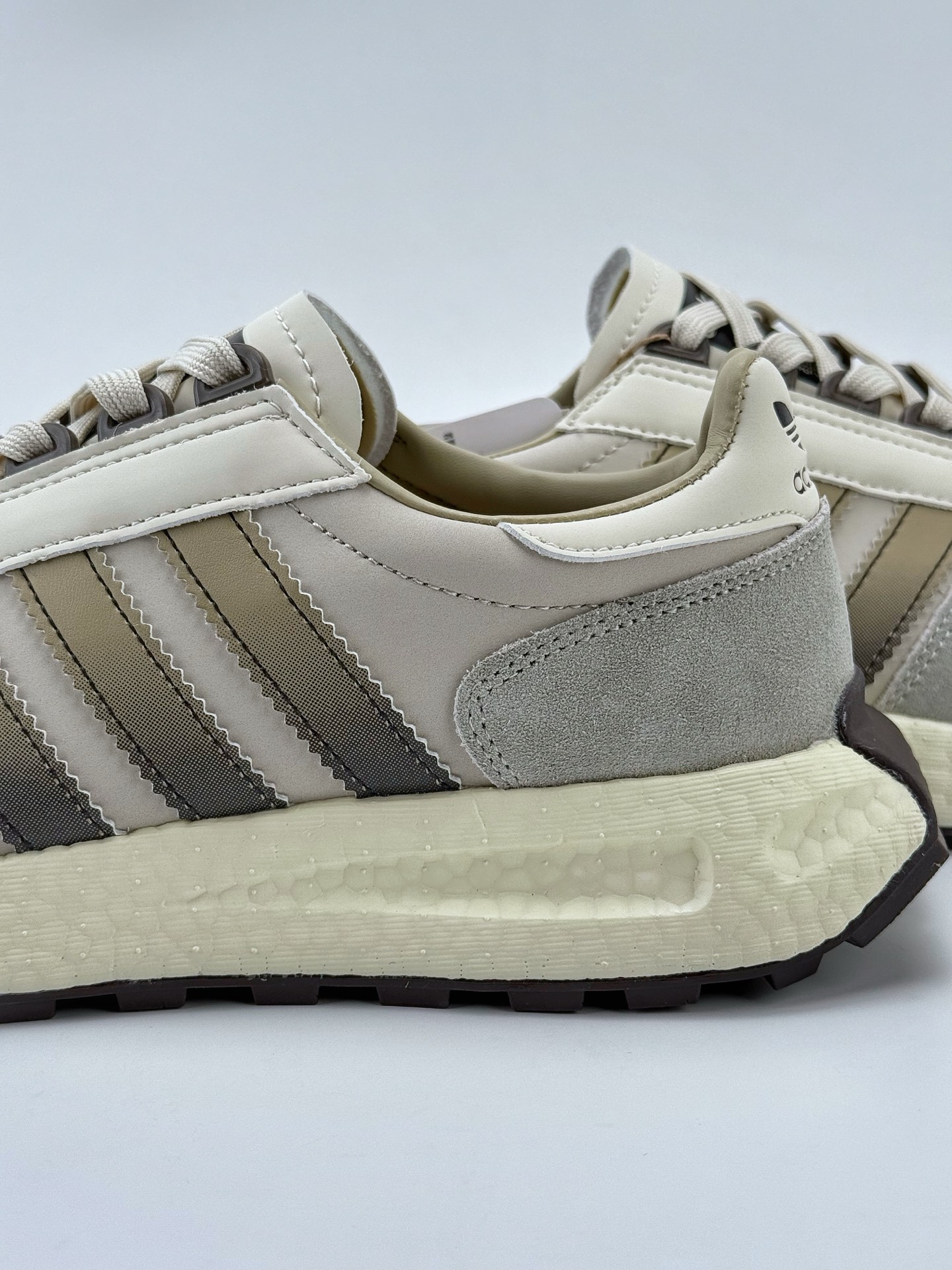 adidas Racing E5 Boost Prototype 速度轻盈复古系列 百搭透气运动慢跑鞋 JH7189