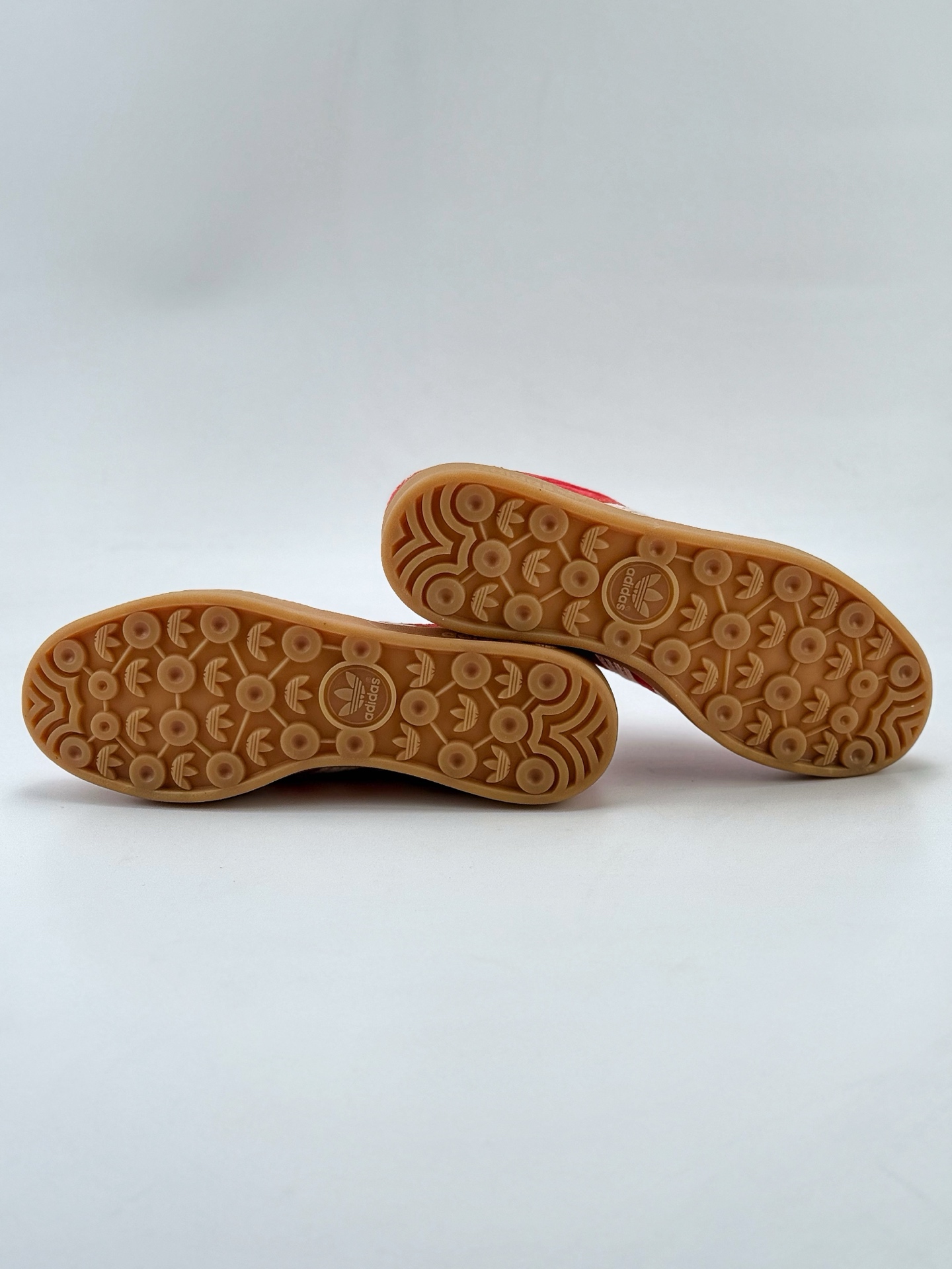 adidas Originals Gazelle INdoor 红 三叶草休闲防滑耐磨低帮板鞋  JI2756