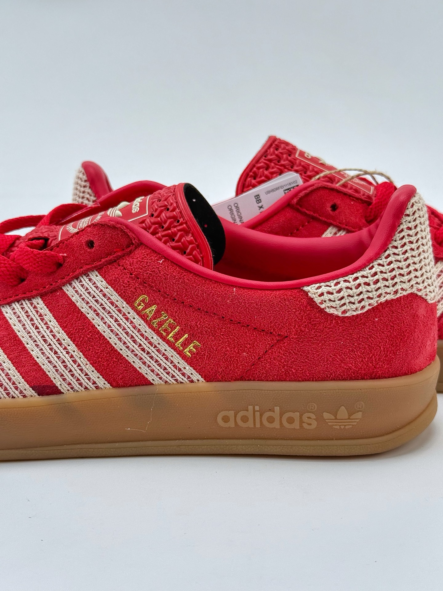 adidas Originals Gazelle INdoor 红 三叶草休闲防滑耐磨低帮板鞋  JI2756