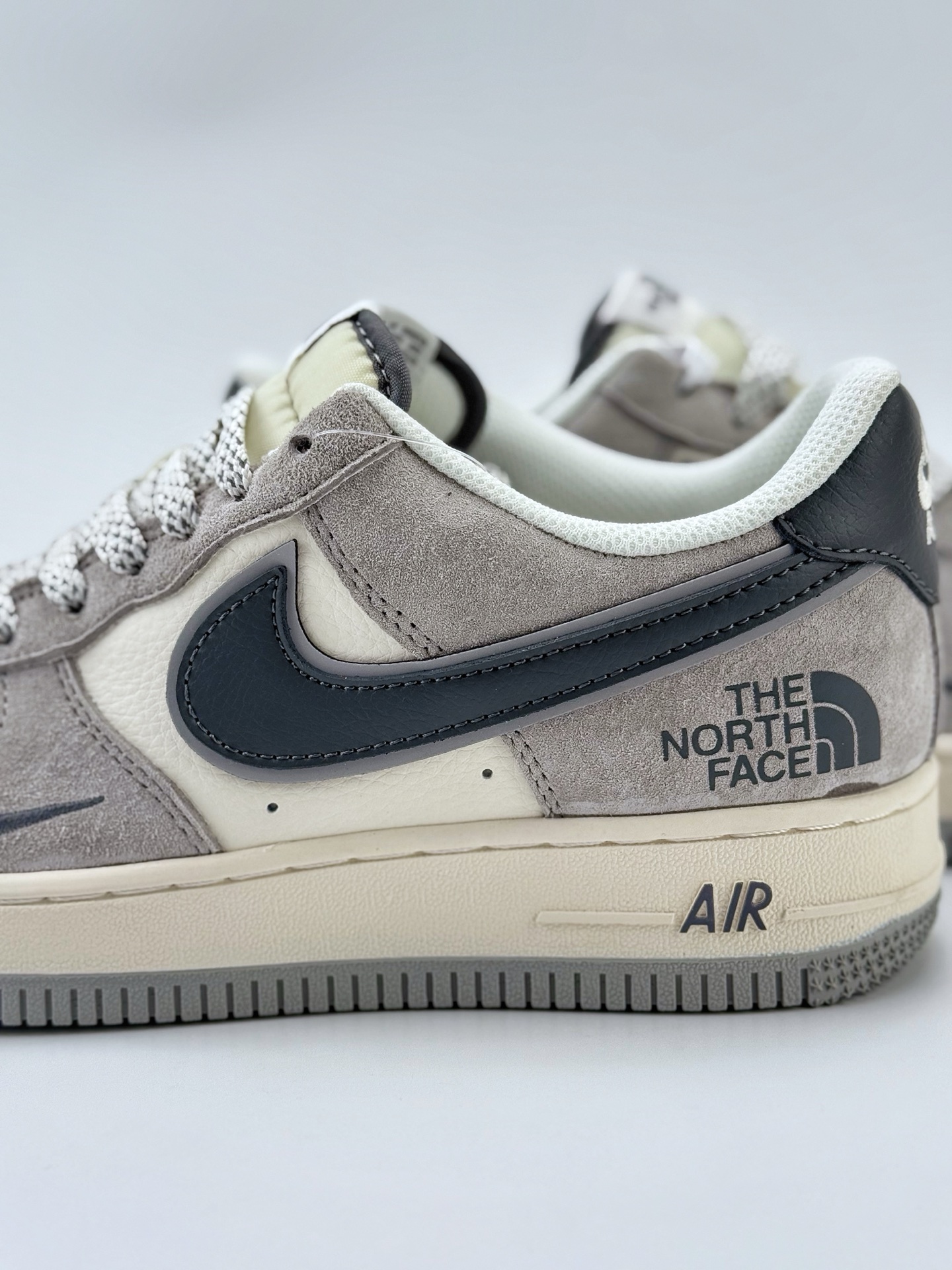 Nike Air Force 1 Low 07 x The North Face 灰白黑小钩满天星  XZ6188-760
